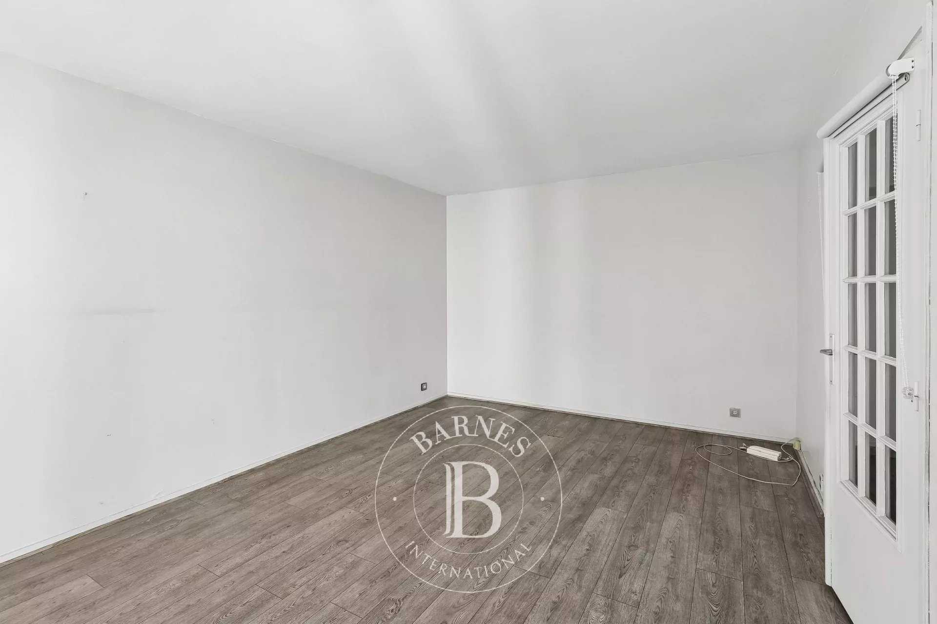 Paris  - Appartement 2 Pi&egrave;ces, 1 Chambre