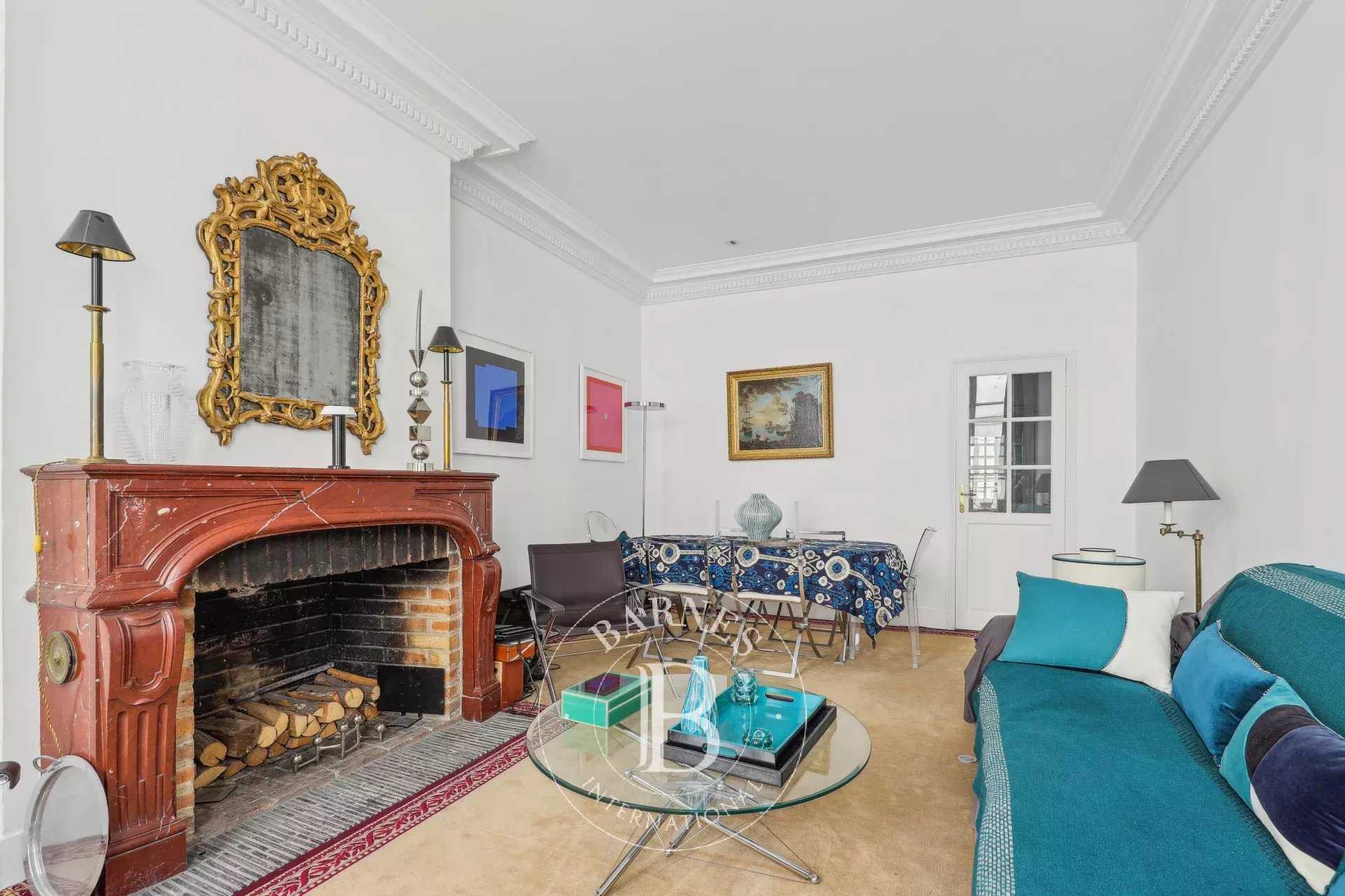 Paris  - Appartement 2 Pièces, 1 Chambre