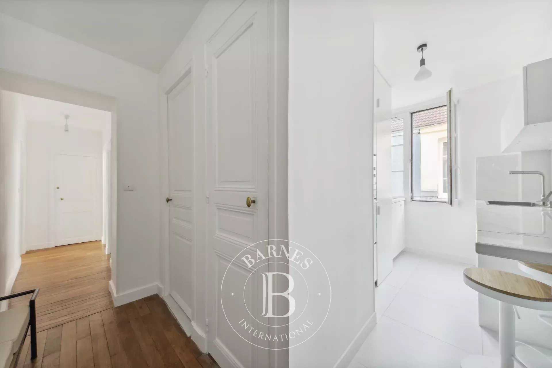 Paris  - Appartement 2 Pièces, 1 Chambre
