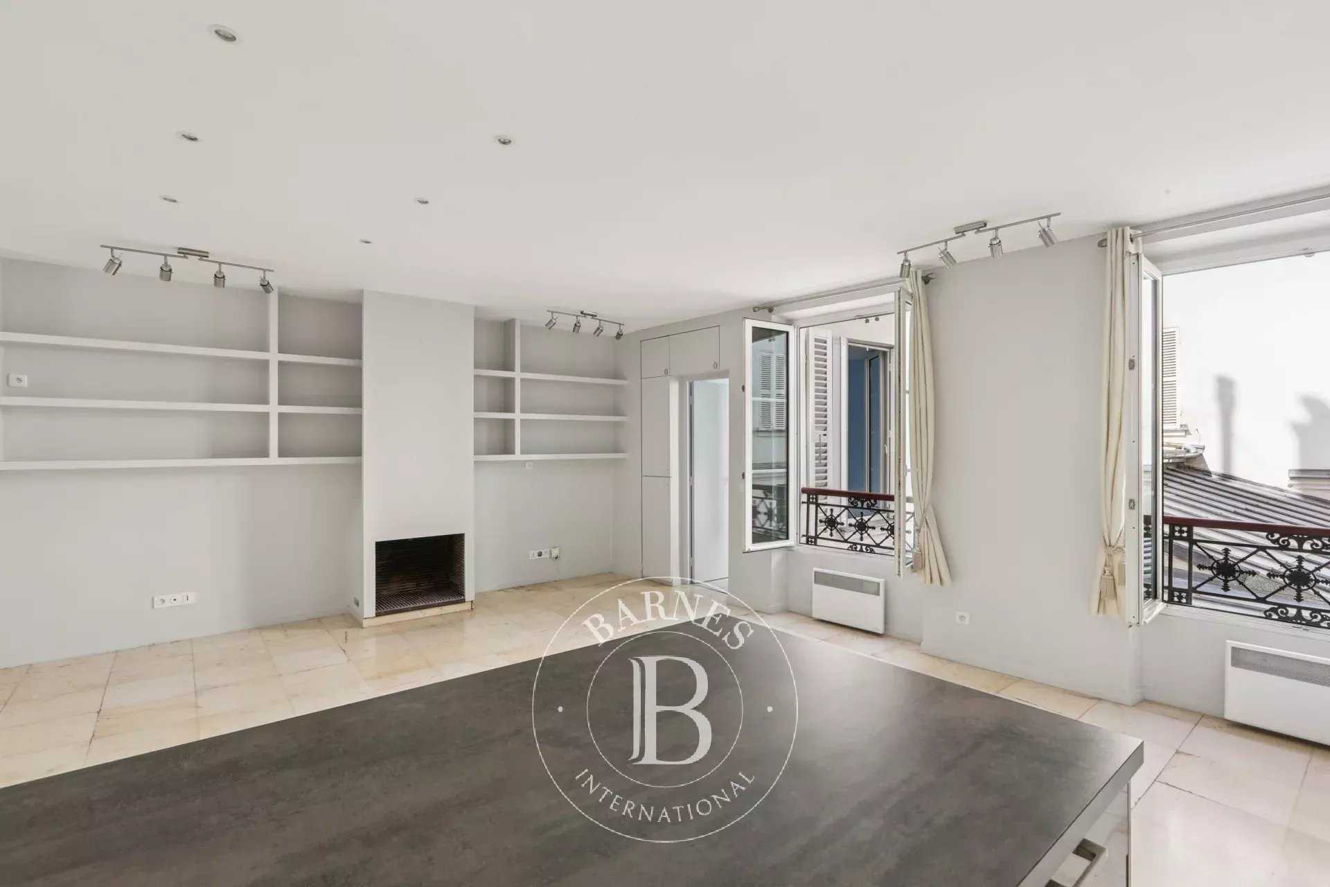 Paris  - Appartement 2 Pièces, 1 Chambre