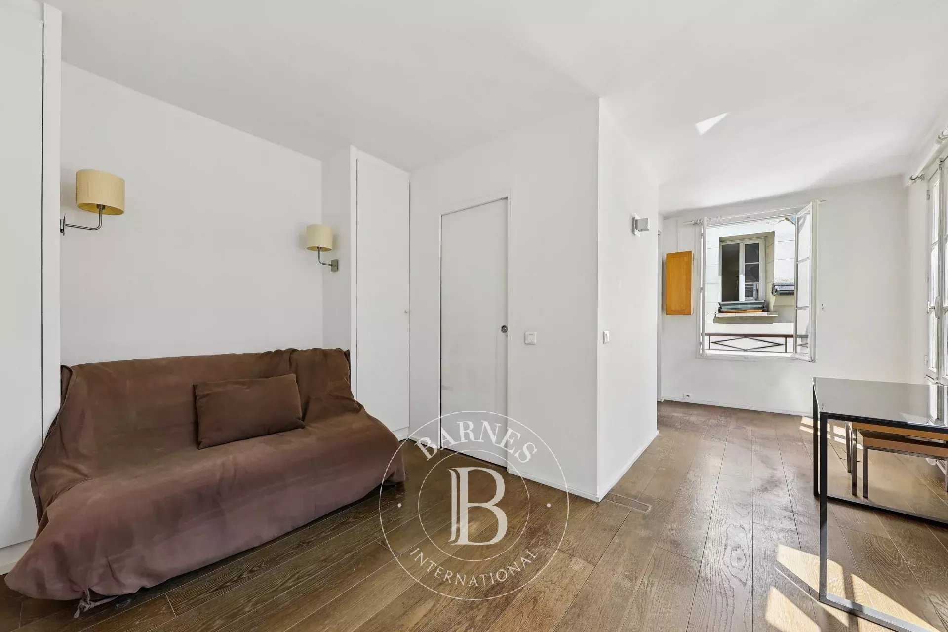 Paris  - Piso 1 Cuarto