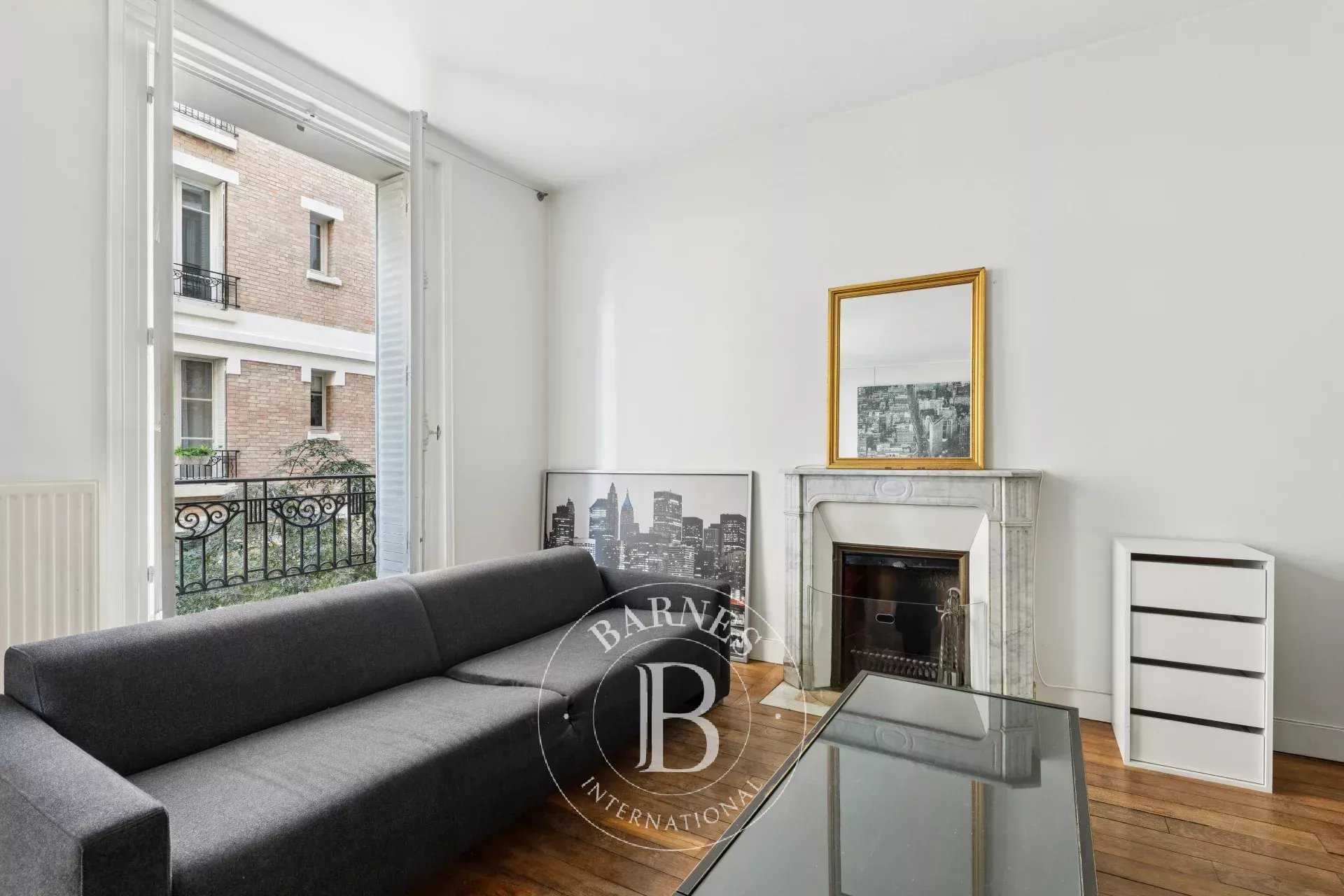 Paris  - Appartement 3 Pièces, 1 Chambre