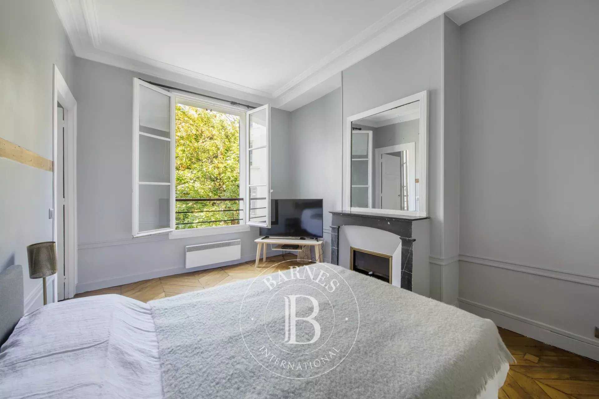 Paris  - Appartement 2 Pièces, 1 Chambre