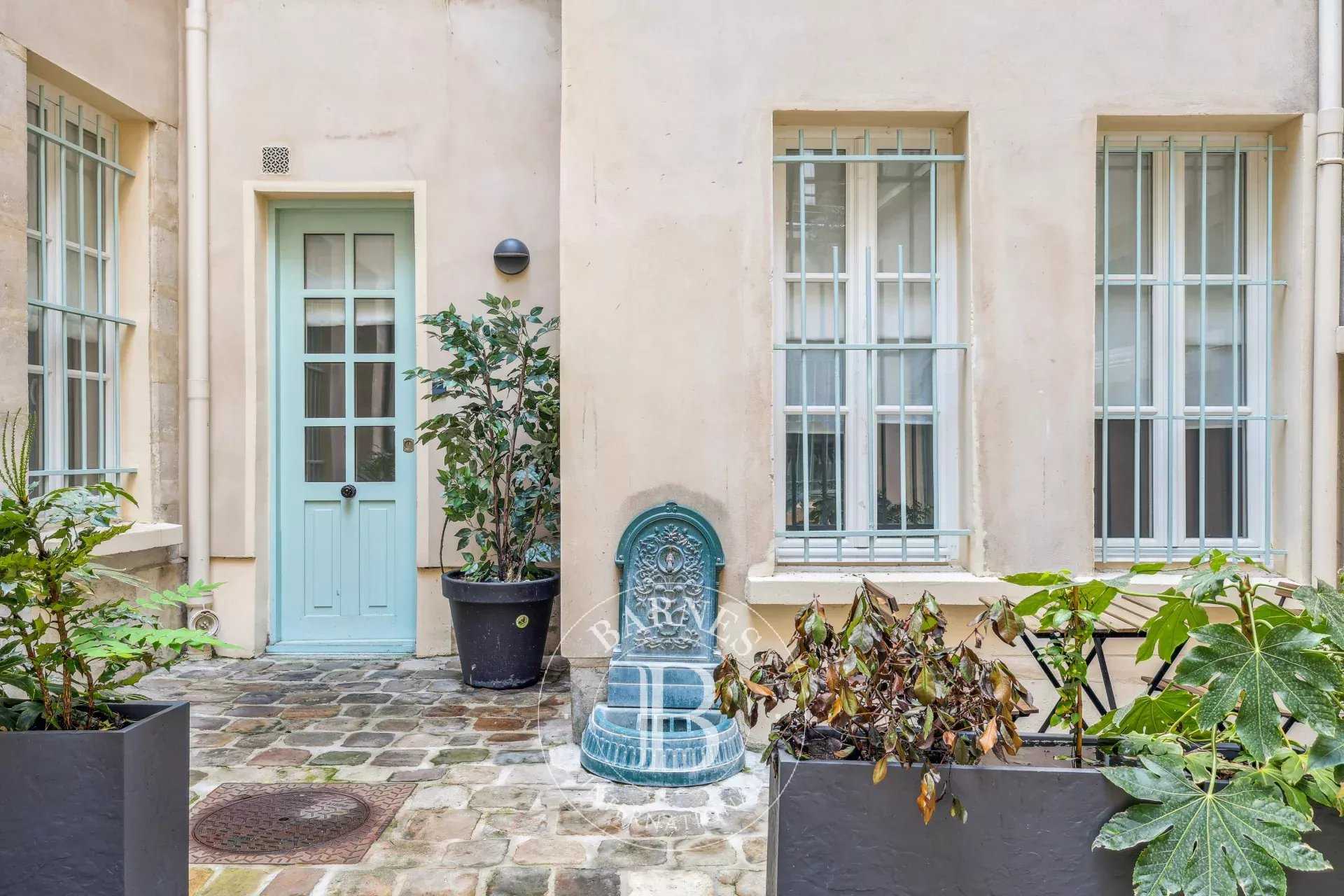 Paris  - Appartement 2 Pièces, 1 Chambre