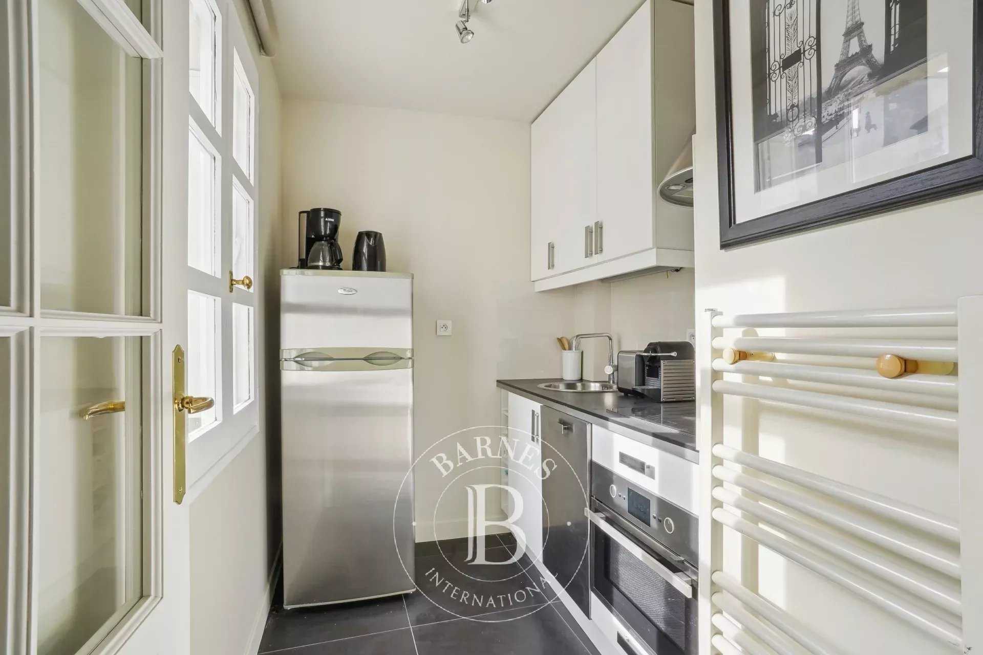 Paris  - Appartement 2 Pièces, 1 Chambre