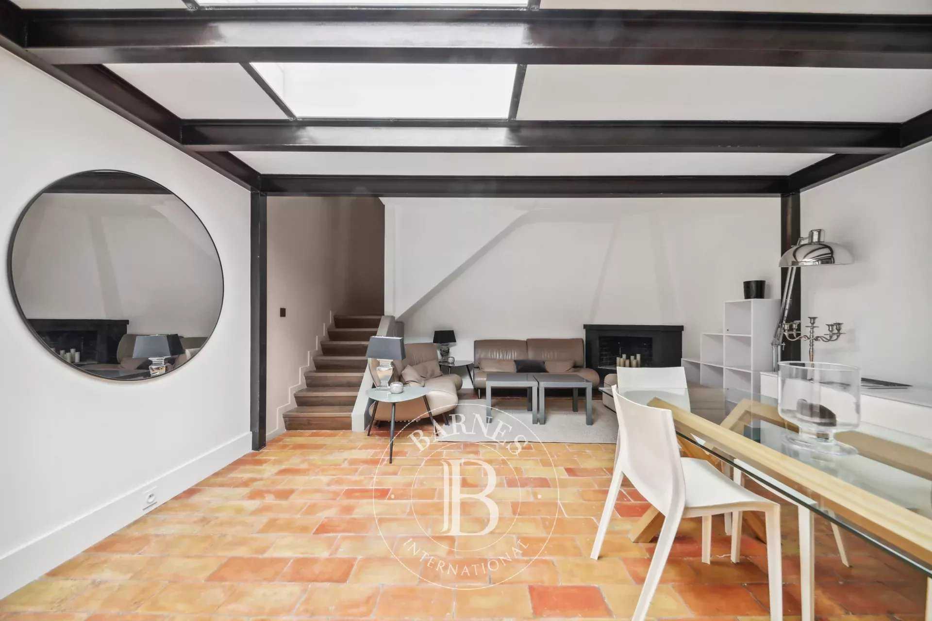 Paris  - Appartement 2 Pièces, 1 Chambre