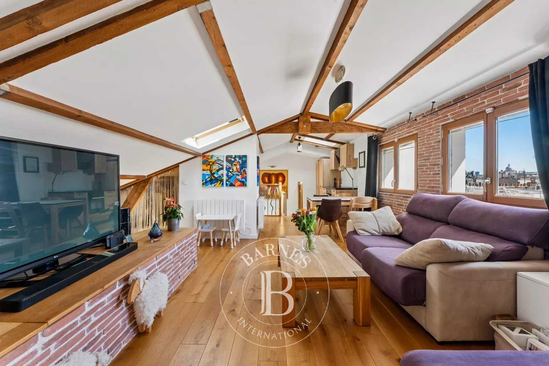 Paris  - Appartement 3 Pi&egrave;ces 2 Chambres