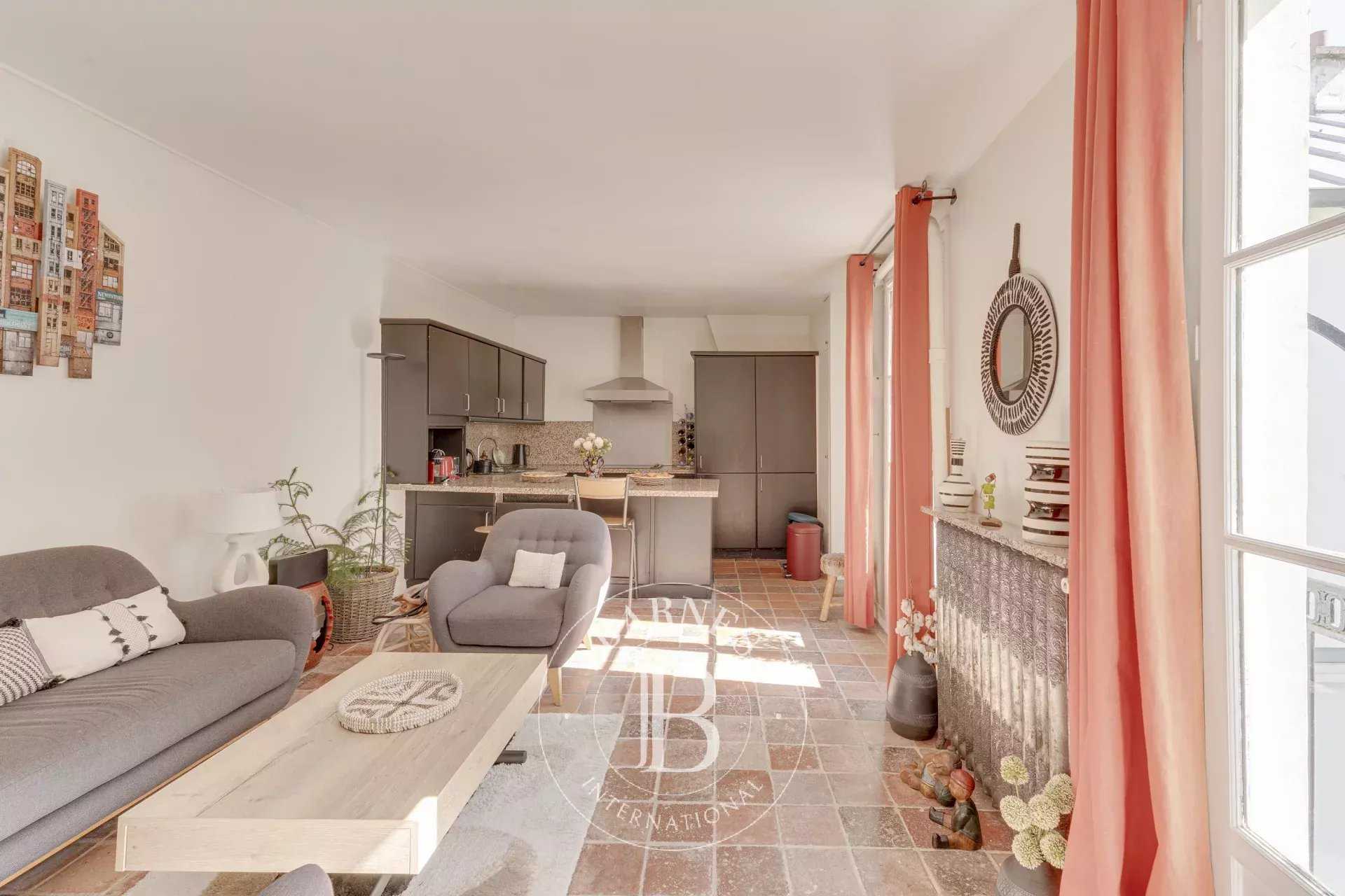 Appartement Paris 75006  -  ref 85985849 (picture 1)
