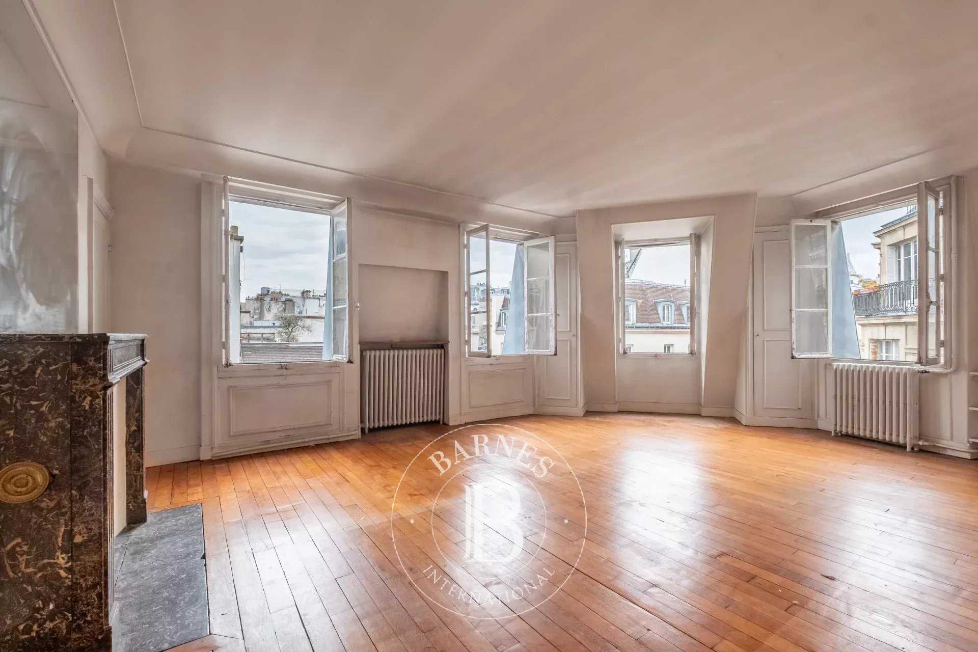 Paris  - Appartement 5 Pi&egrave;ces 3 Chambres