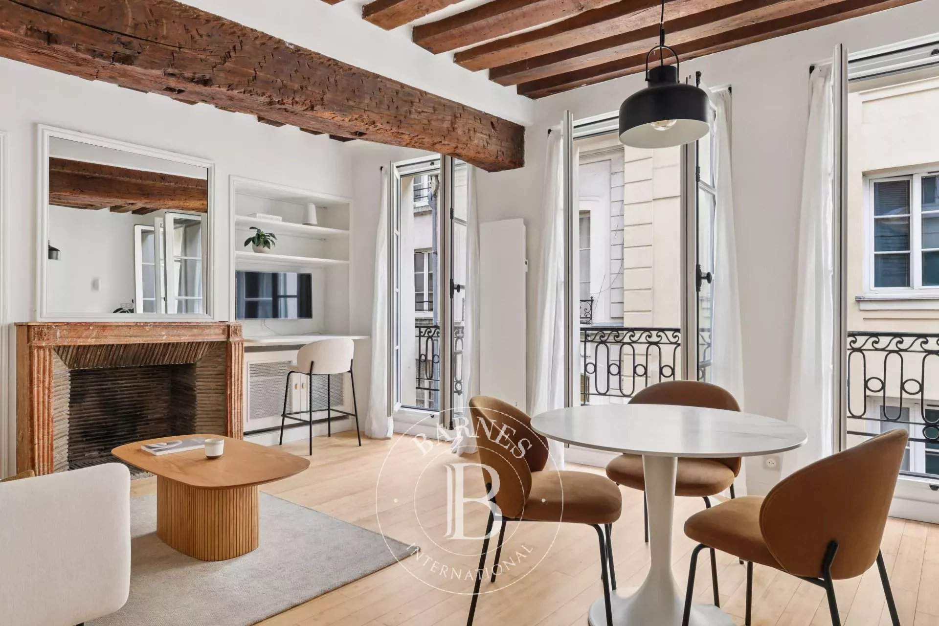 Paris  - Appartement 2 Pi&egrave;ces, 1 Chambre - picture 2