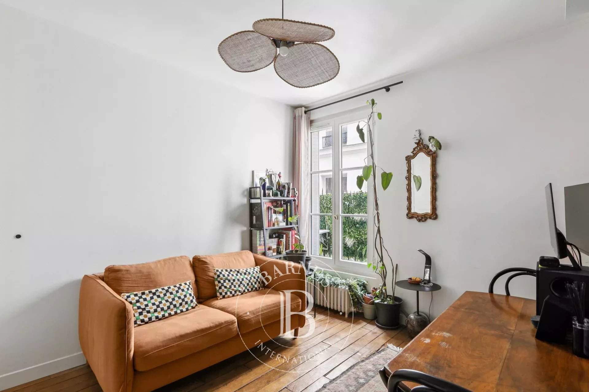 Paris  - Appartement 2 Pi&egrave;ces, 1 Chambre - picture 2