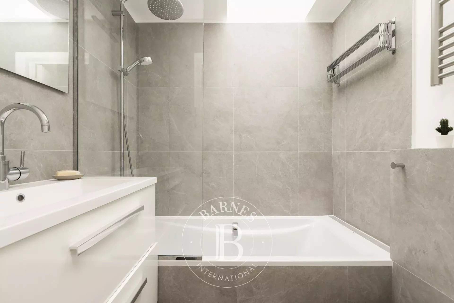 Paris  - Appartement 3 Pi&egrave;ces 2 Chambres - picture 12