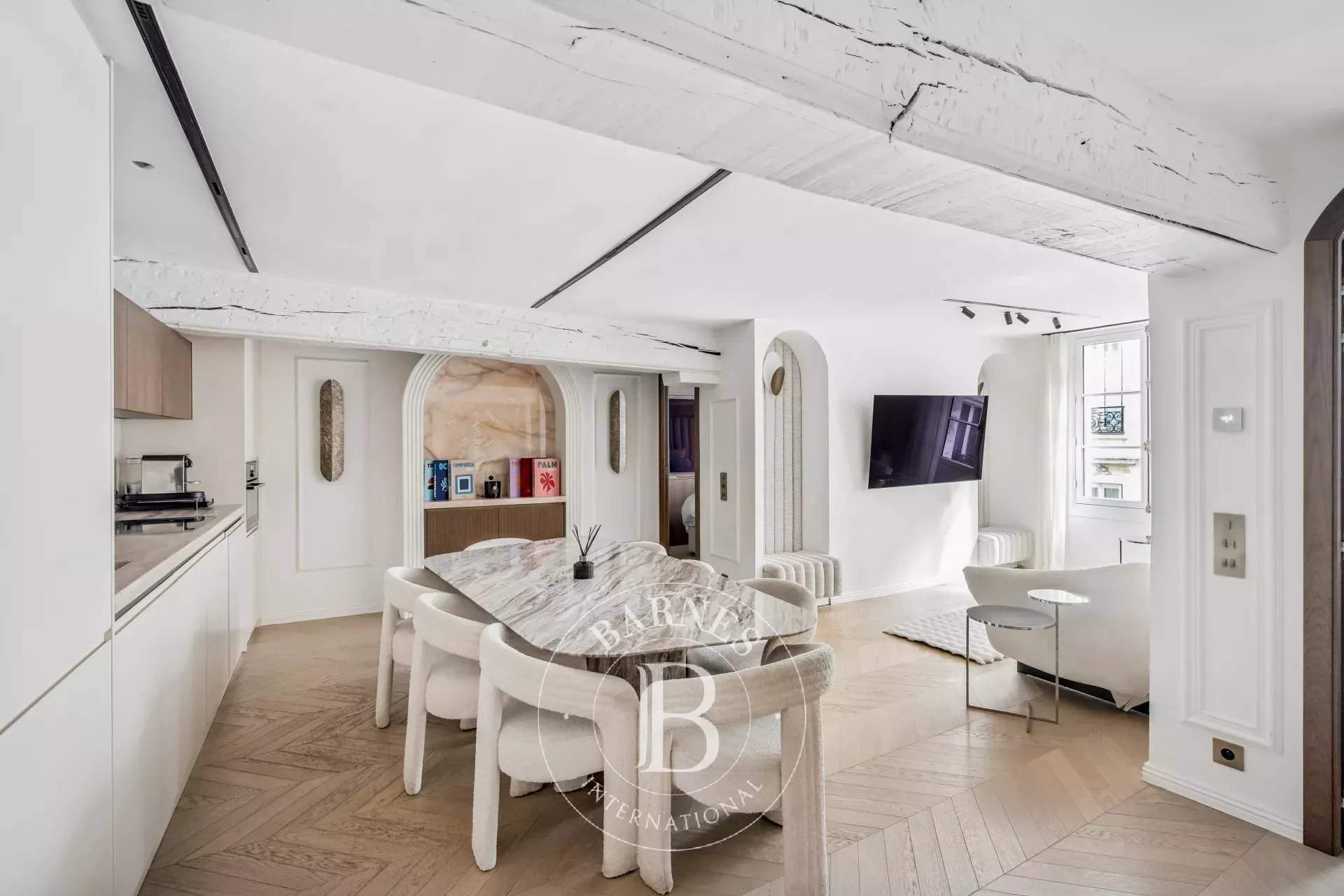 Paris  - Appartement 4 Pi&egrave;ces 2 Chambres - picture 1