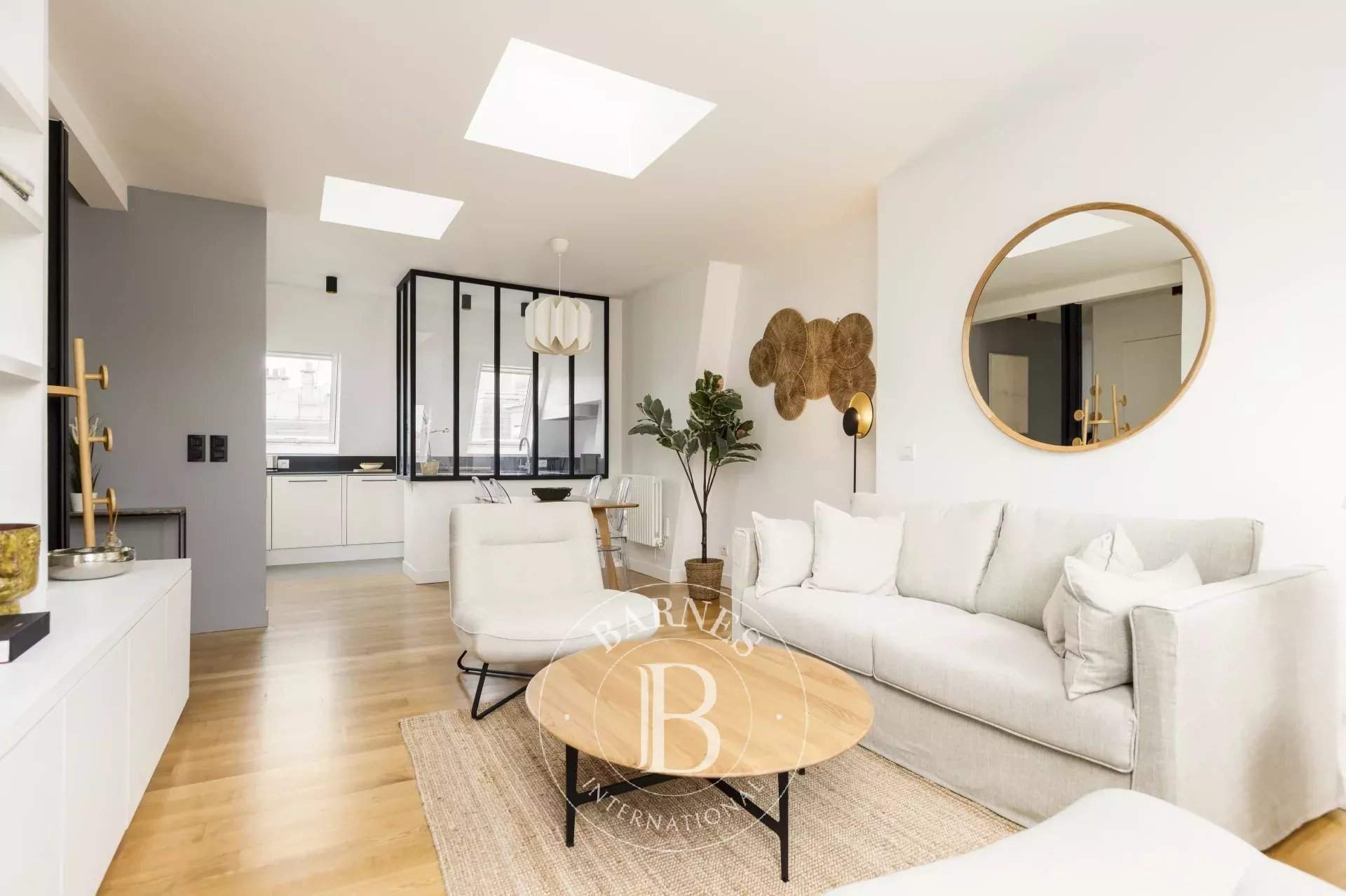 Paris  - Appartement 3 Pi&egrave;ces 2 Chambres - picture 1