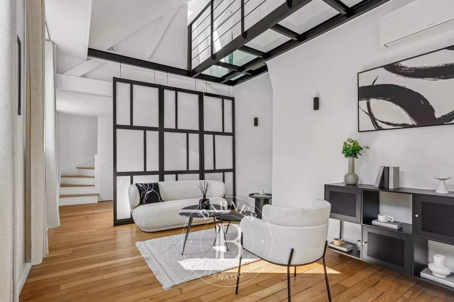 Paris  - Appartement 2 Pi&egrave;ces, 1 Chambre - picture 2