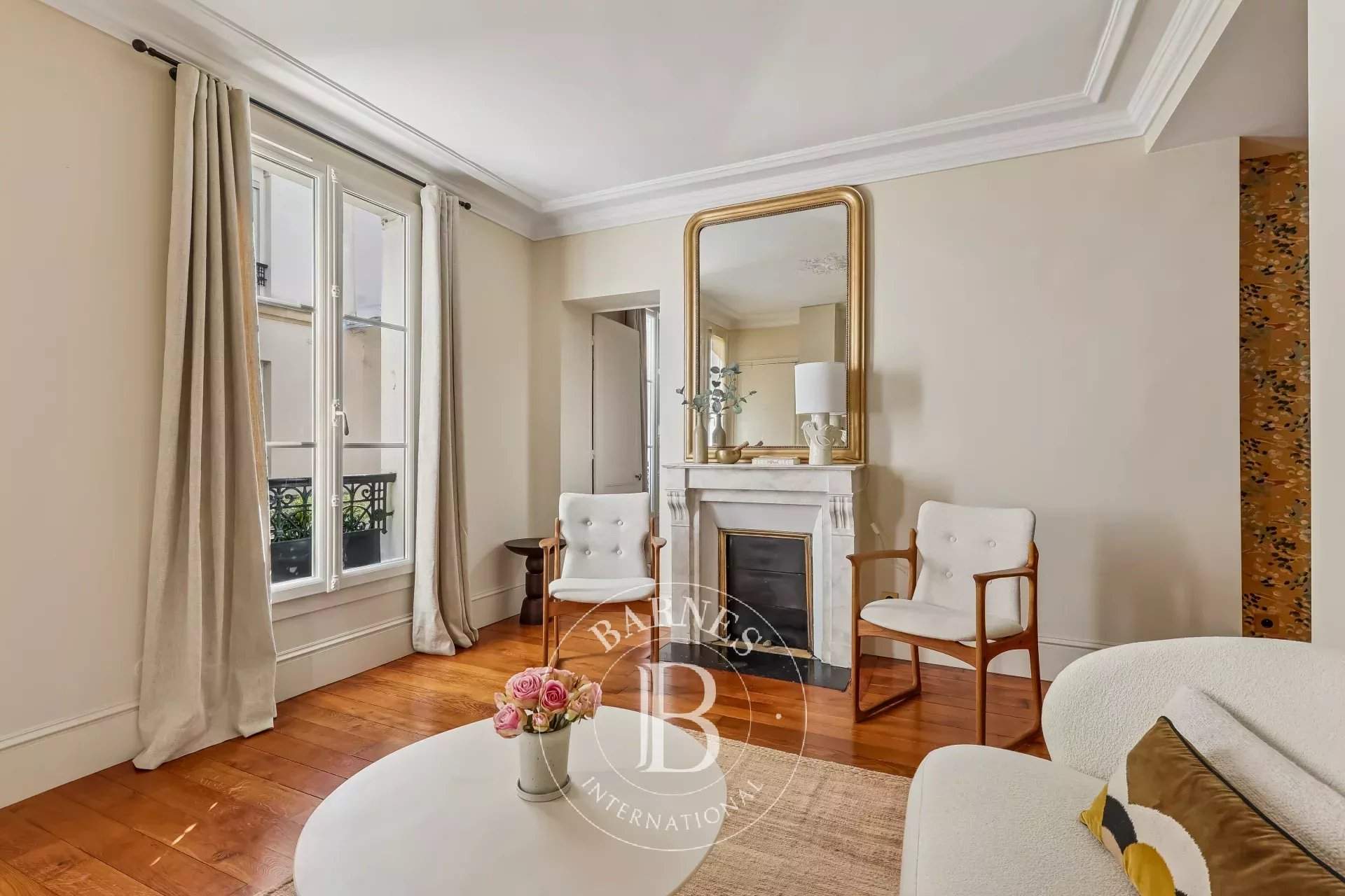 Paris  - Appartement 2 Pi&egrave;ces, 1 Chambre - picture 2