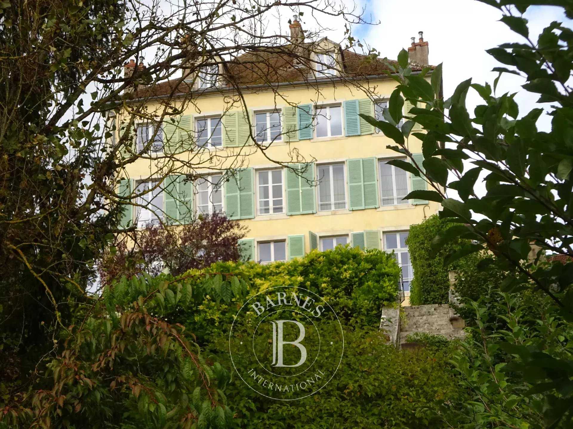 Montbard  - Hôtel particulier 19 Pièces 7 Chambres