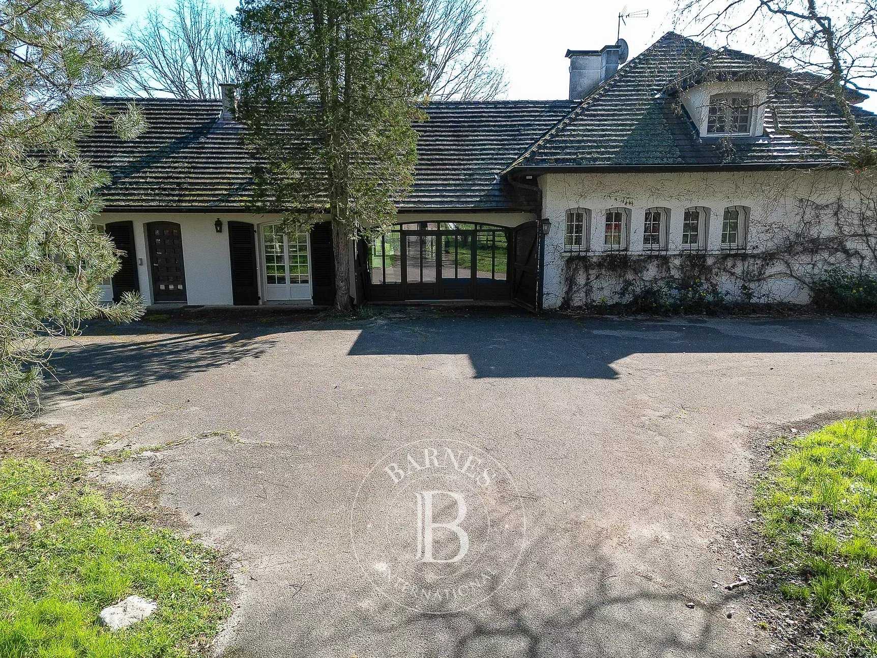 Villars-les-Dombes  - Domaine équestre 12 Pi&egrave;ces 7 Chambres