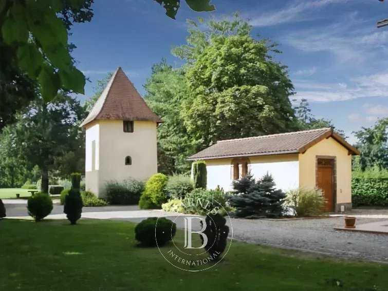 Maringues  - Propriété 24 Pièces 17 Chambres
