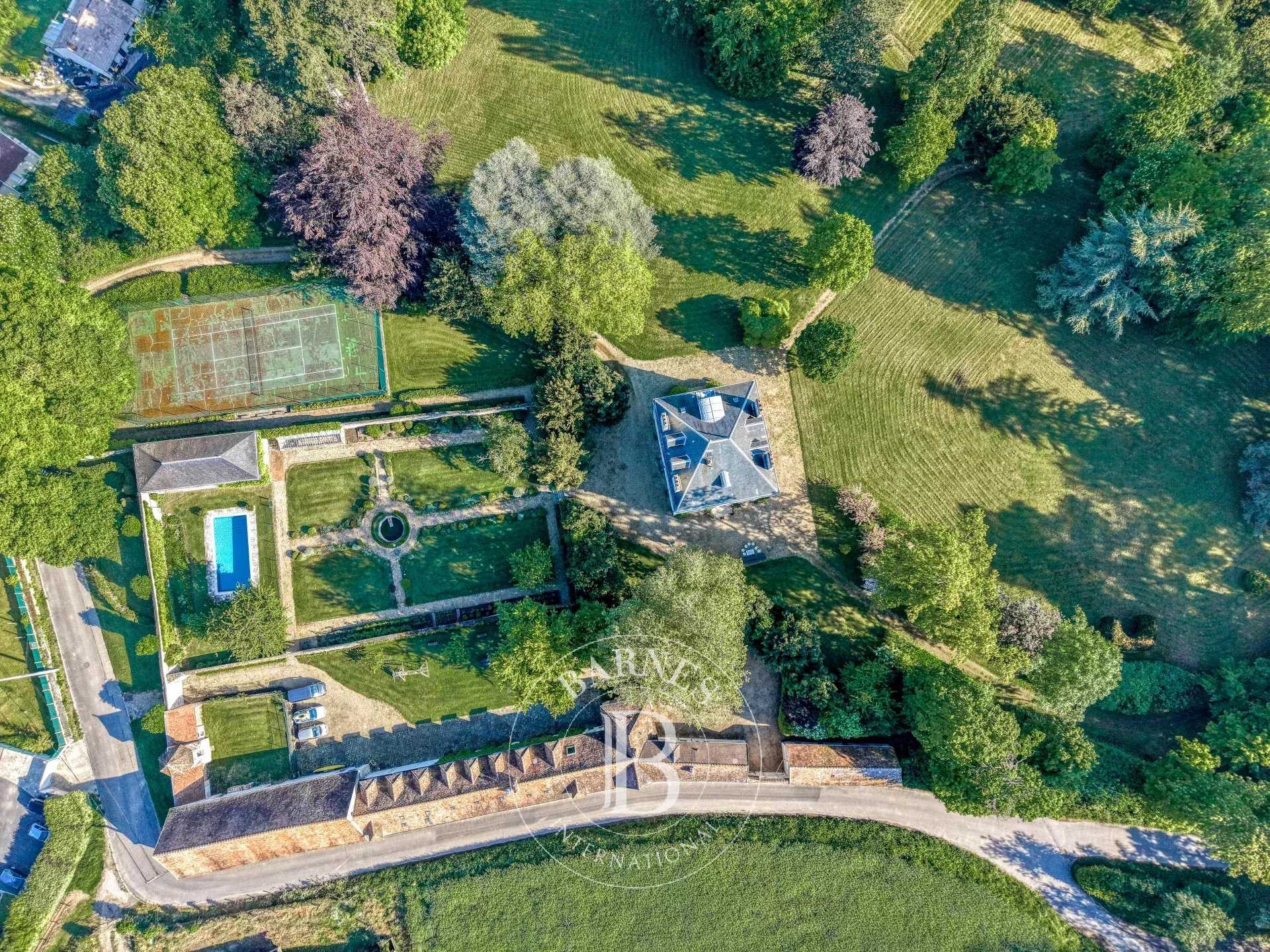 Noisy-sur-Oise  - Manoir 