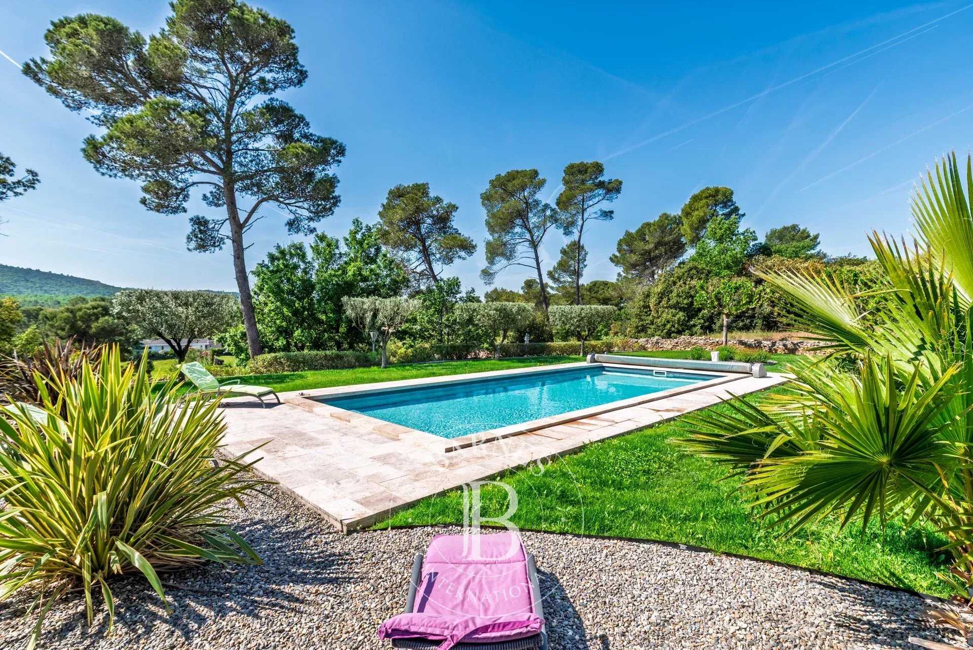 Brignoles  - Maison 7 Pi&egrave;ces 4 Chambres