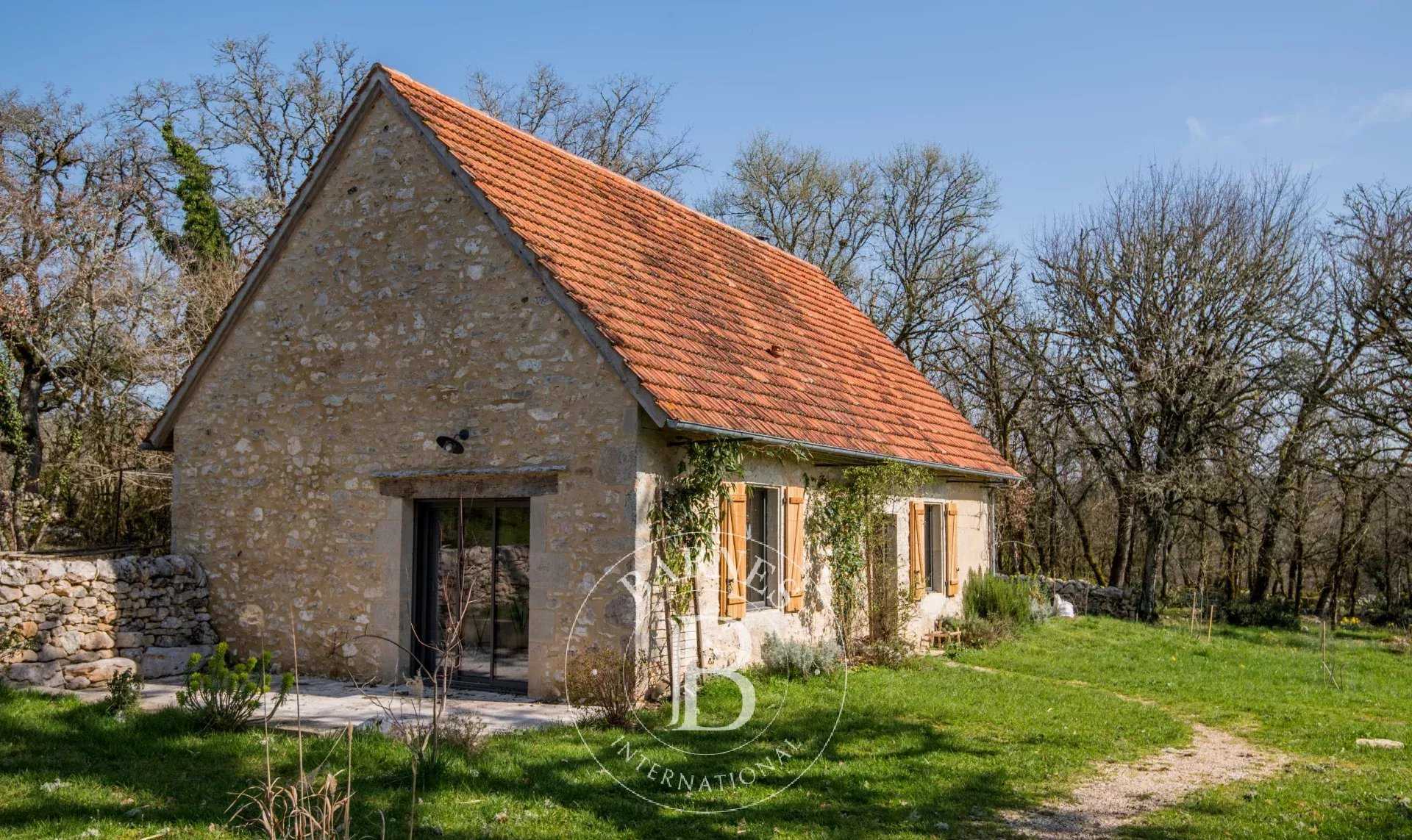 Figeac  - Propriété 25 Pi&egrave;ces