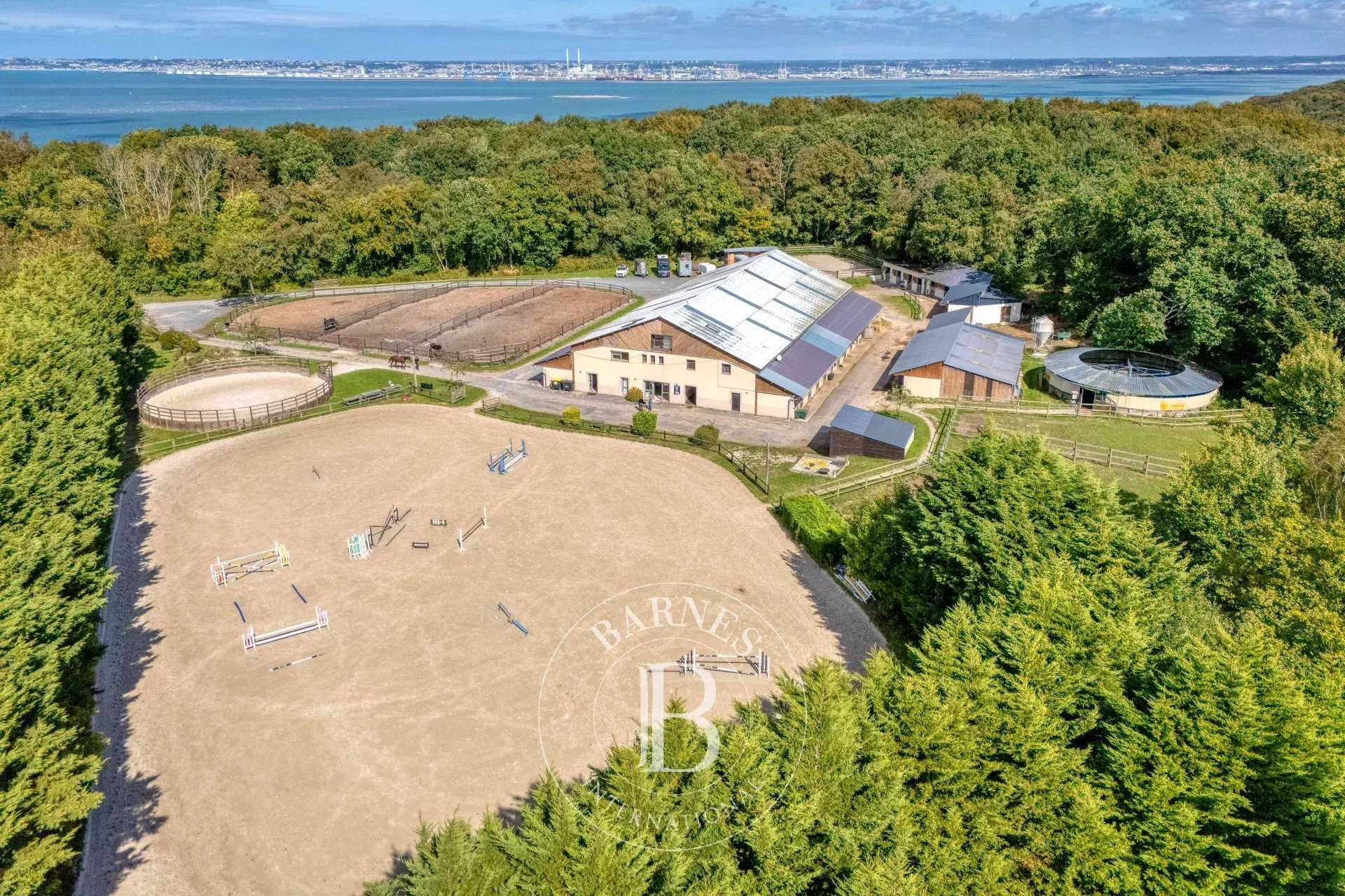 Equestrian estate Villerville