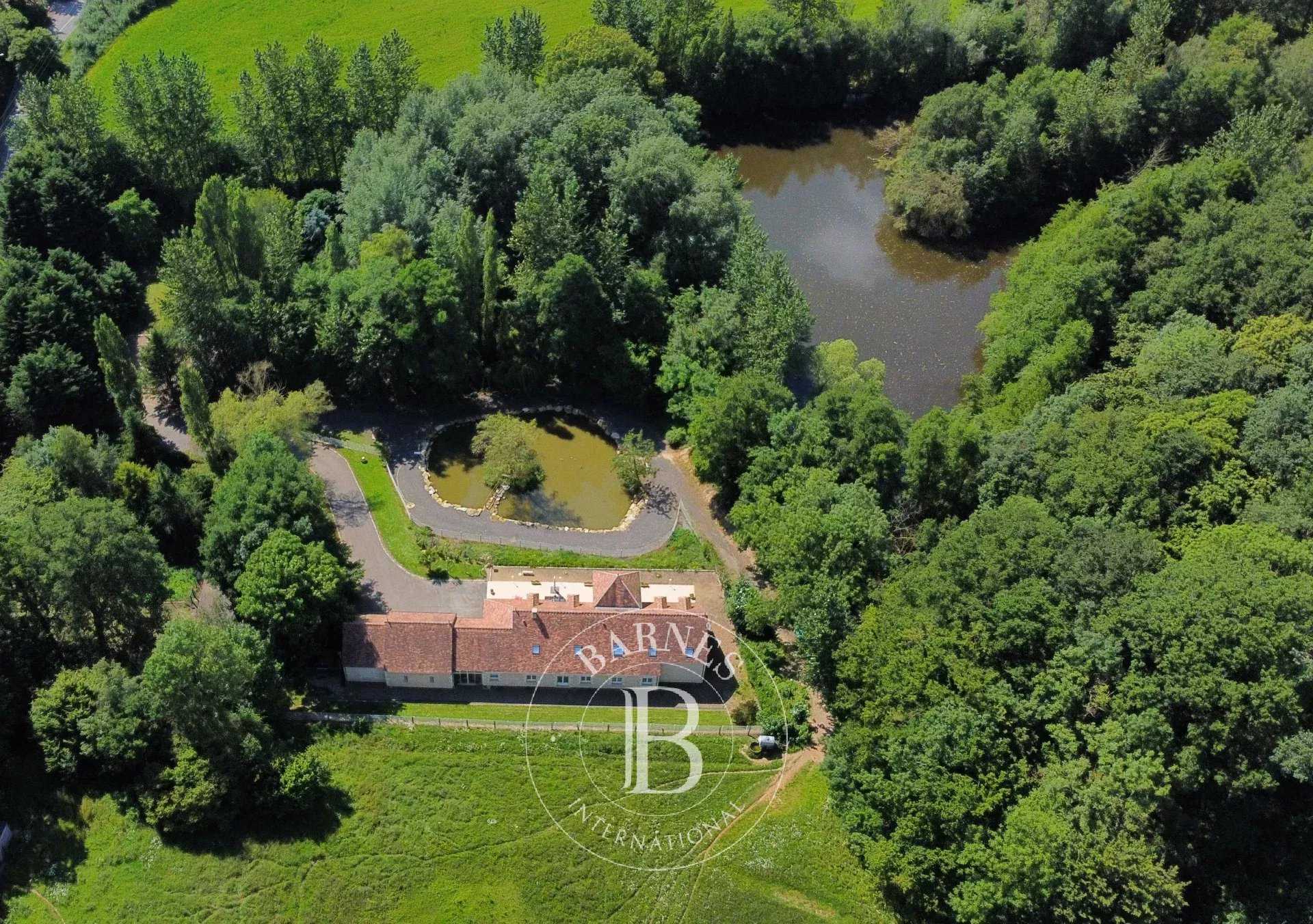 Beauvais  - Maison 10 Pi&egrave;ces 5 Chambres
