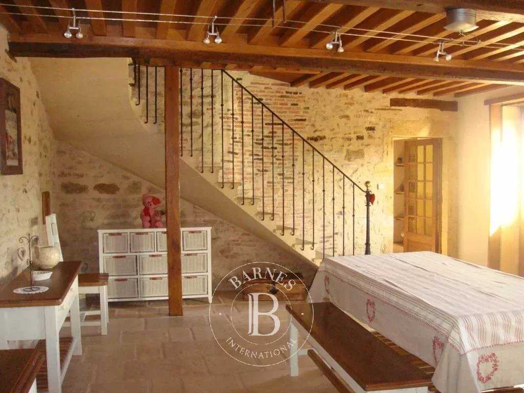 Saint-Christophe-en-Brionnais  - Maison 7 Pièces 3 Chambres