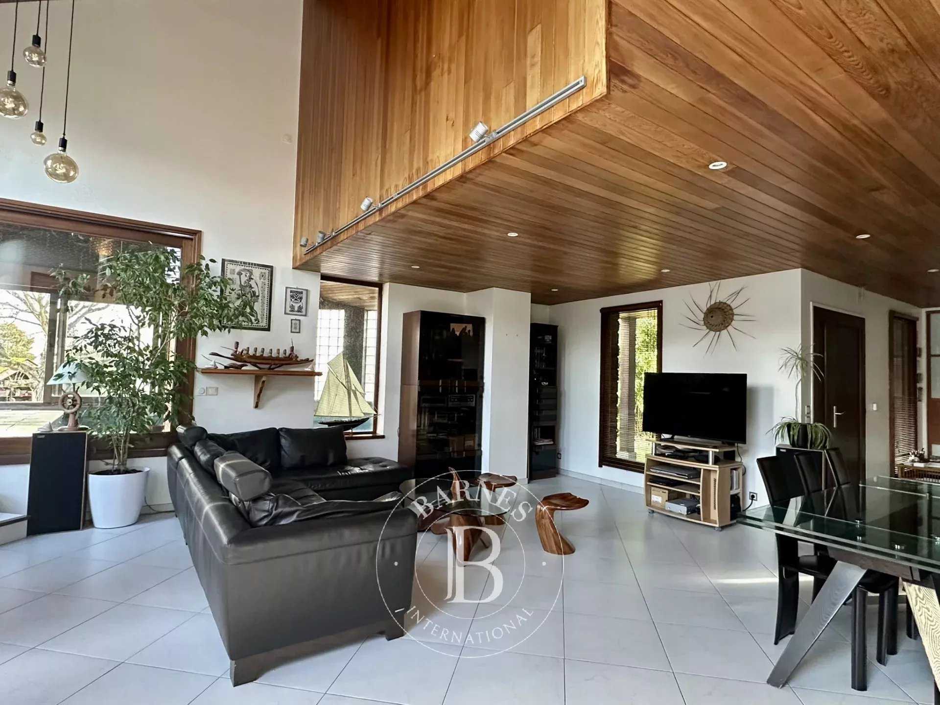 Saint-Michel-sur-Orge  - Maison 5 Pi&egrave;ces 4 Chambres