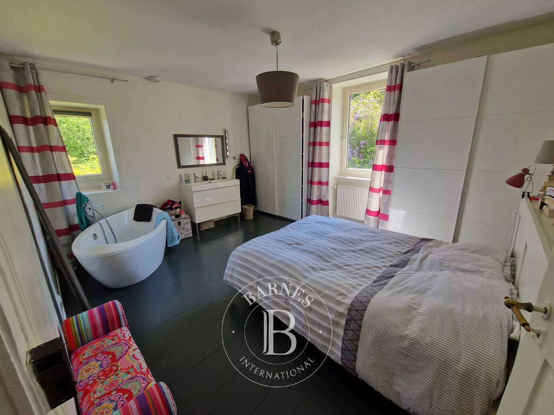 Dole  - Maison de ville 10 Pi&egrave;ces 6 Chambres