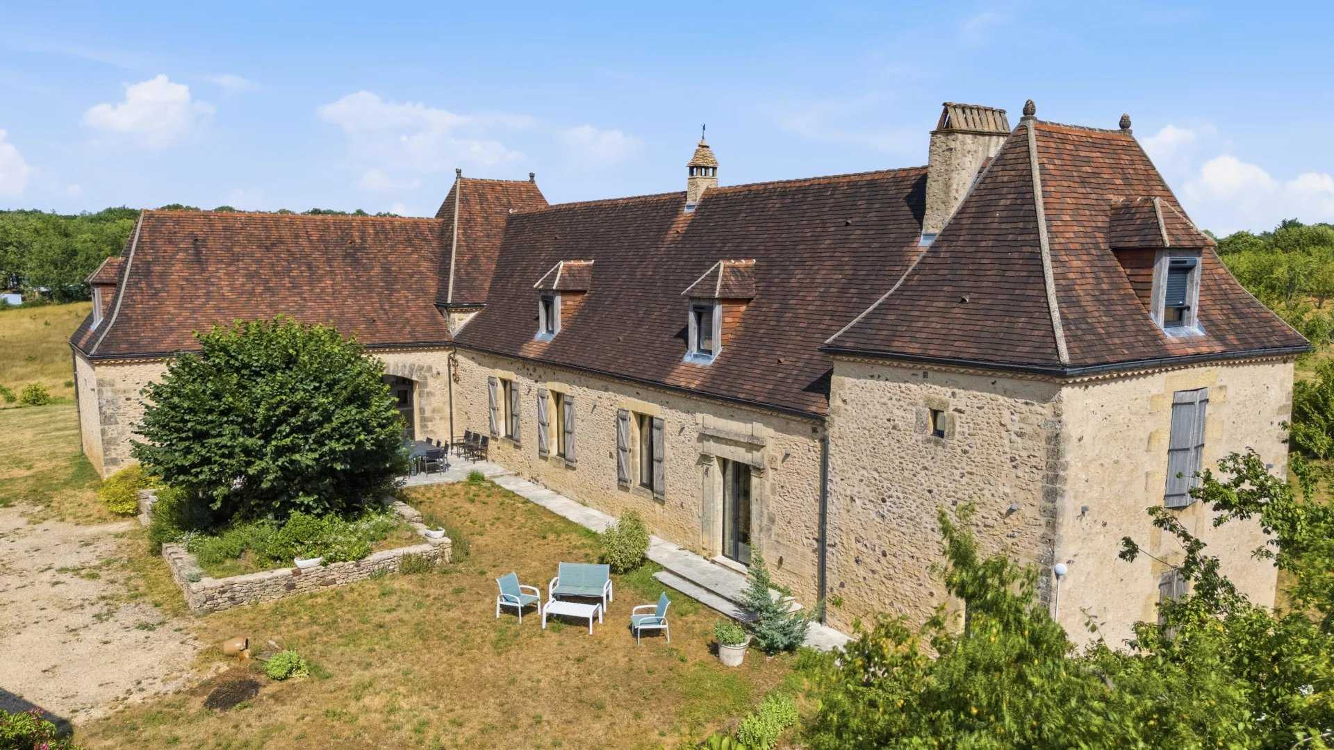 Saint-Avit-de-Vialard  - Propriété 