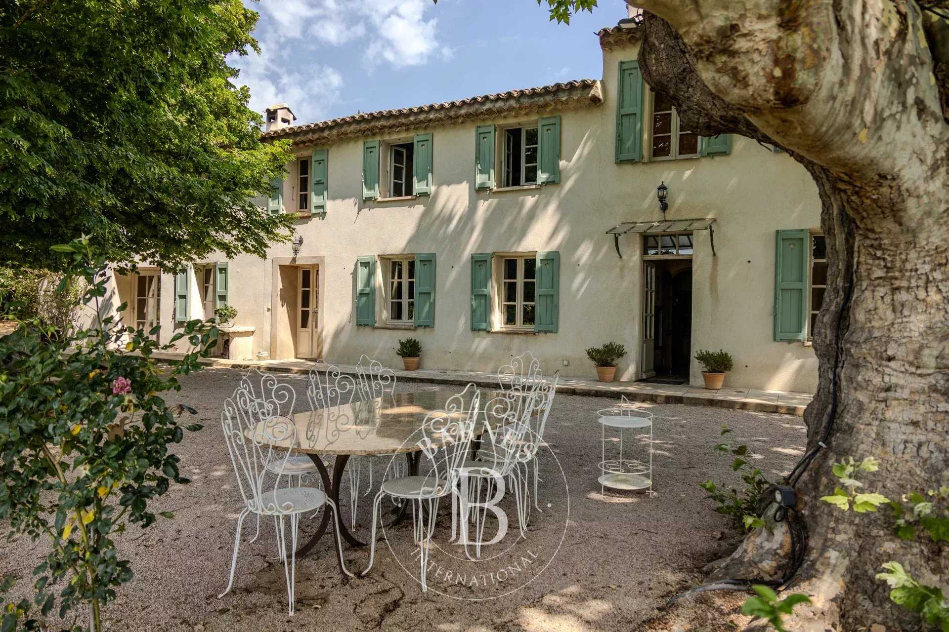 Vidauban  - Vineyard property 8 Bedrooms