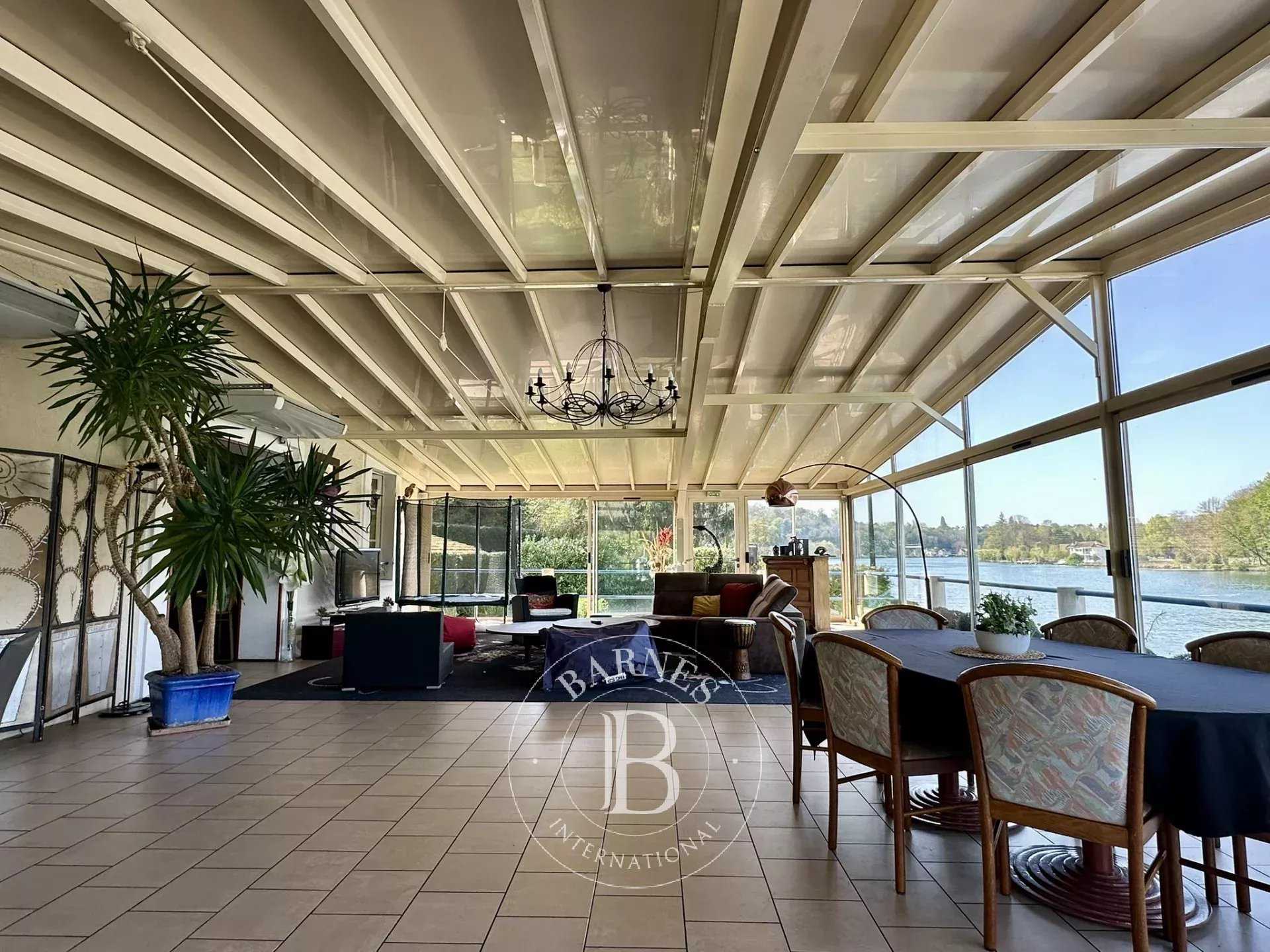 Le Coudray-Montceaux  - Maison 12 Pi&egrave;ces 6 Chambres