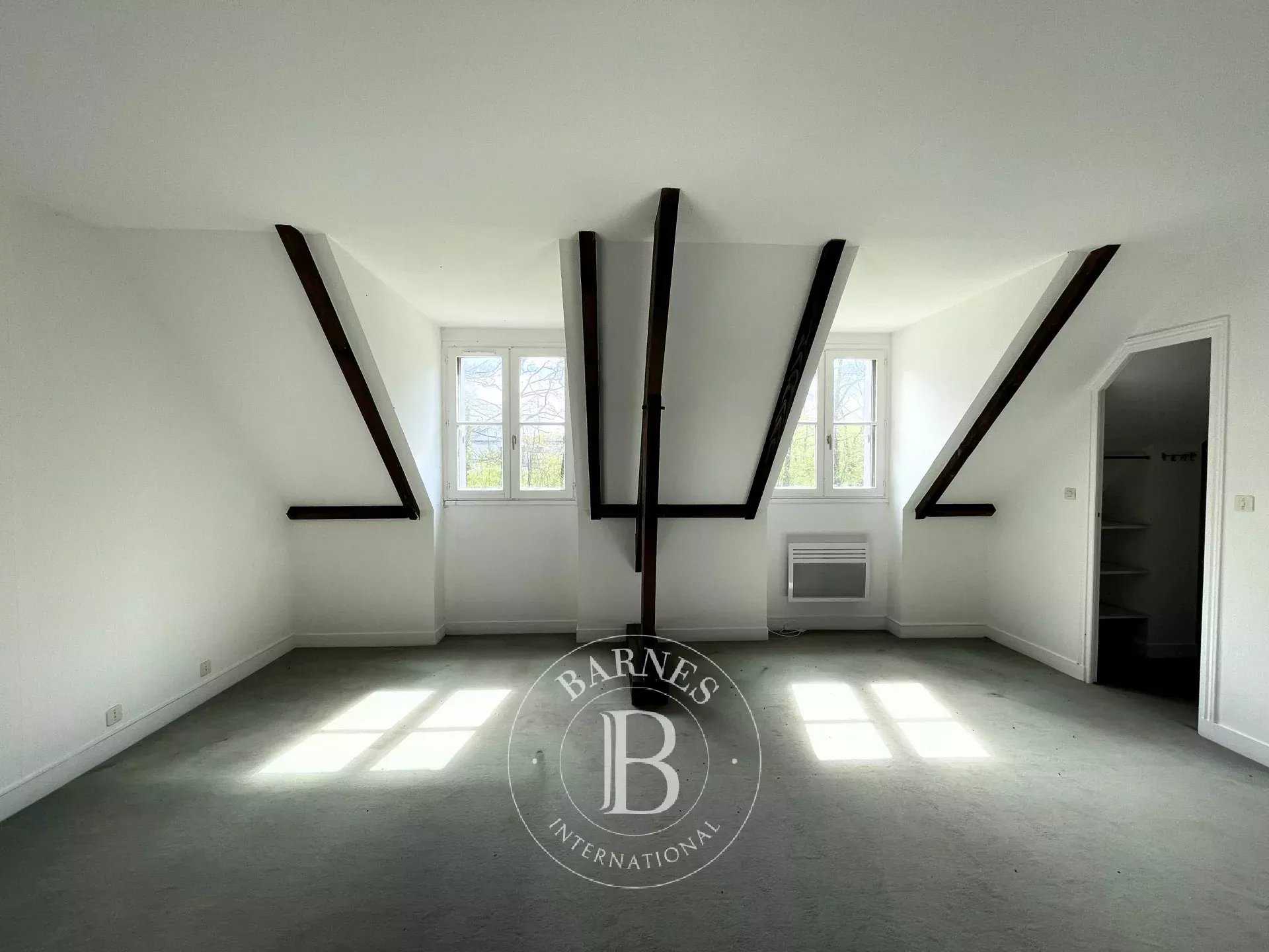 Lamorlaye  - Maison 10 Pi&egrave;ces