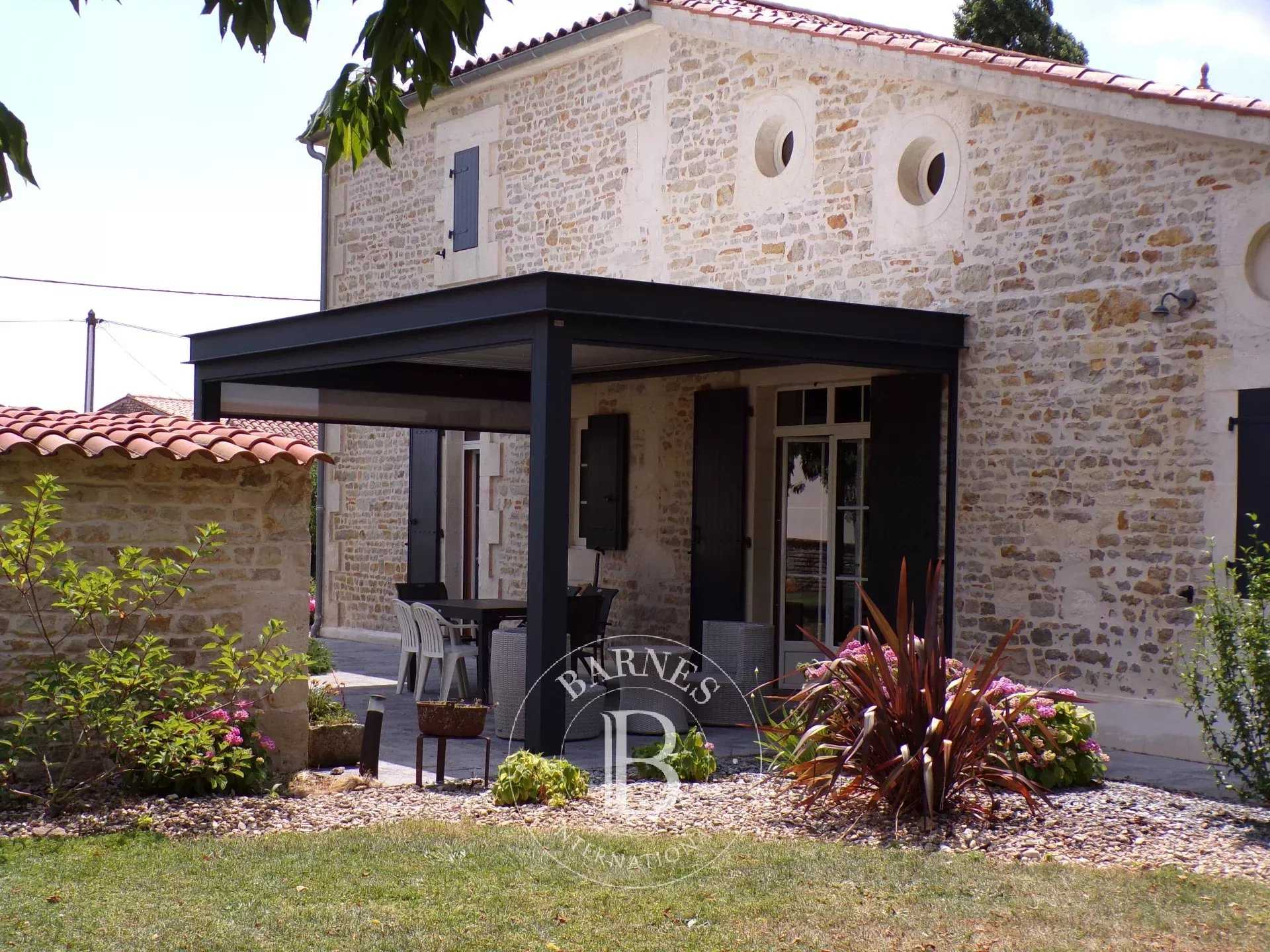 Mareuil-sur-Lay-Dissais  - House 4 Bedrooms