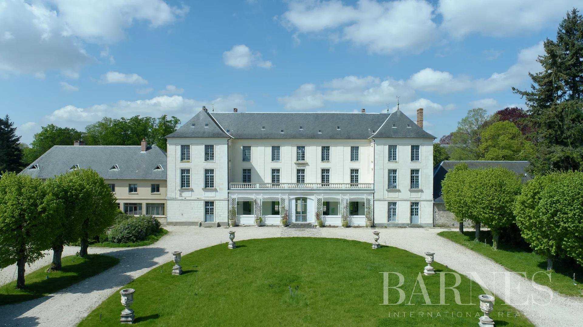 Lavilletertre  - Château 25 Pièces 20 Chambres