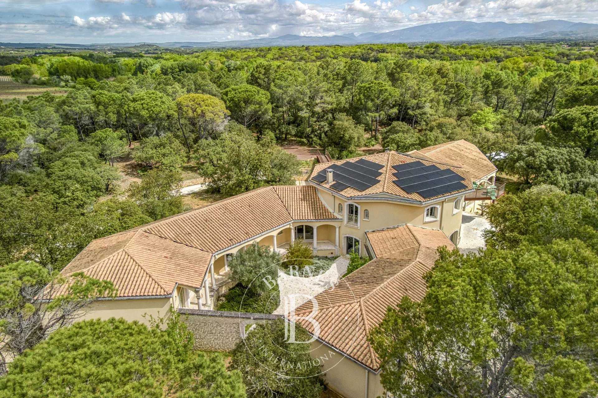 Suze-la-Rousse  - Maison 30 Pièces 11 Chambres