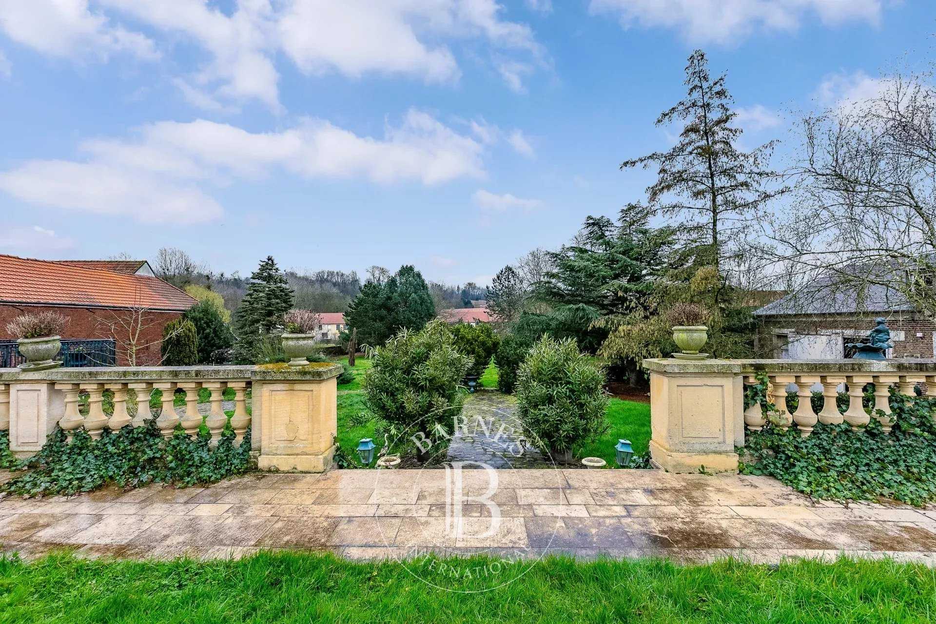 Compiègne  - Maison 9 Pi&egrave;ces 7 Chambres