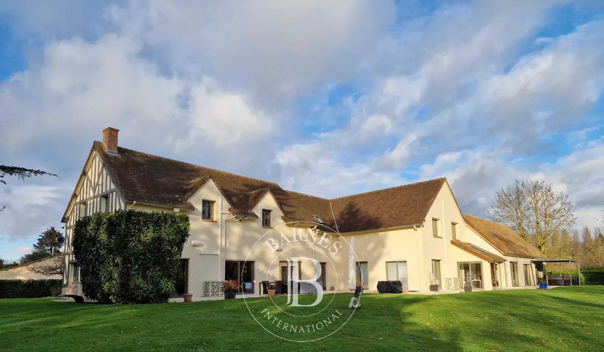 Rambouillet  - Maison 14 Pi&egrave;ces 9 Chambres