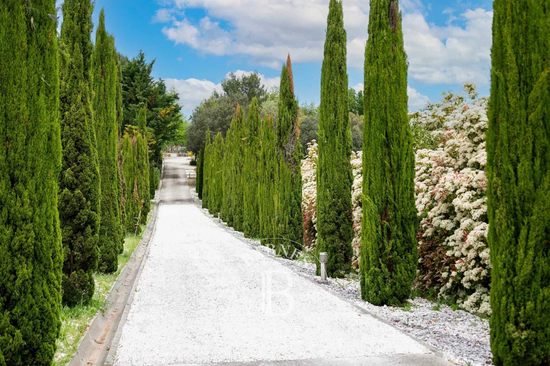 Saint-Maximin-la-Sainte-Baume  - Villa 7 Pi&egrave;ces 4 Chambres