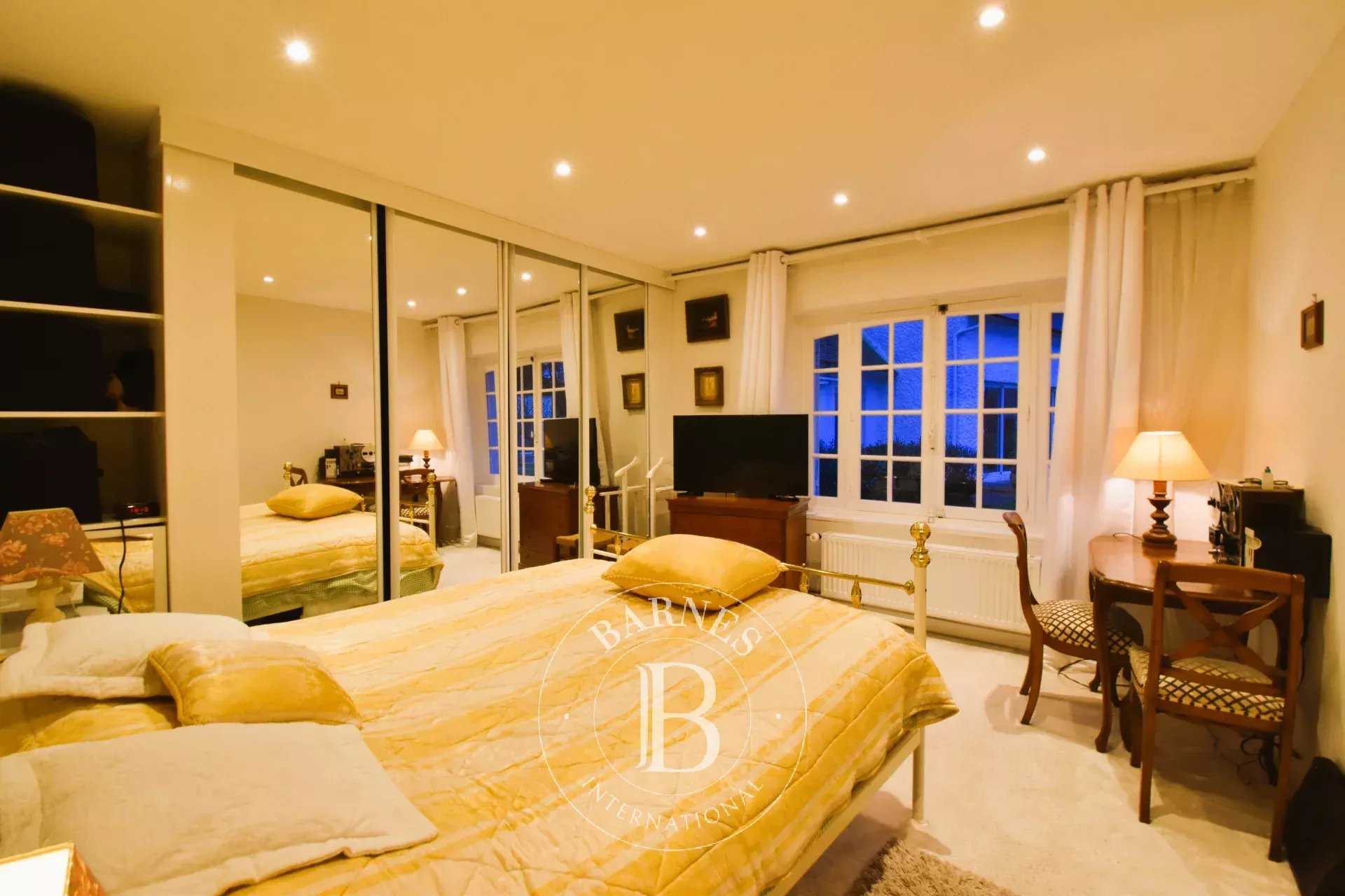 Tremblay-les-Villages  - Maison 21 Pi&egrave;ces 8 Chambres