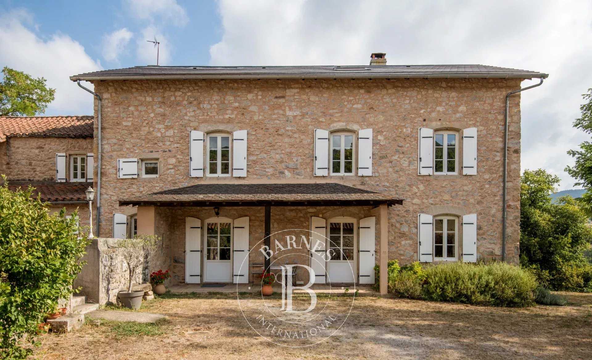 Saint-Affrique  - Property 8 Bedrooms