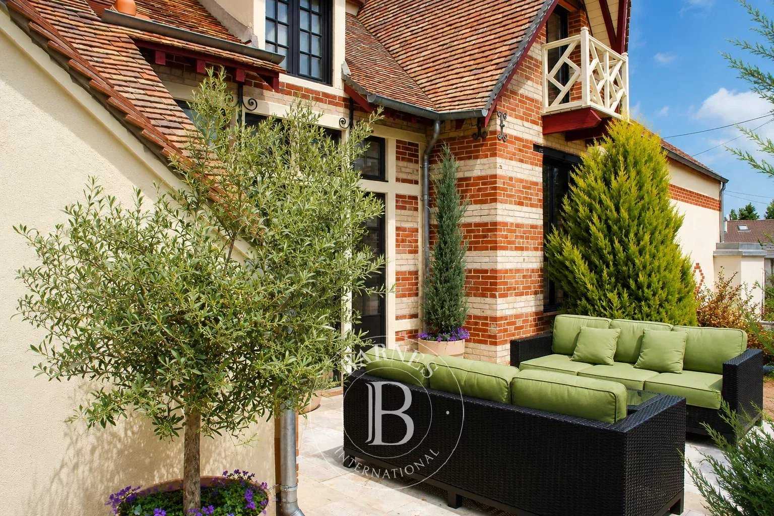 Bois-le-Roi  - Maison 8 Pi&egrave;ces 4 Chambres