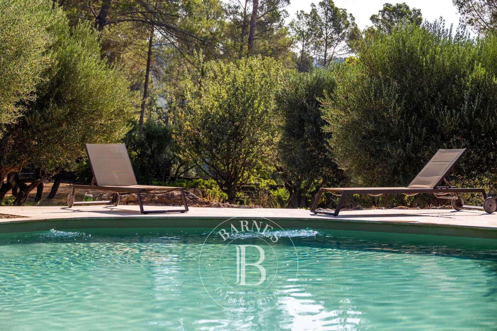 Saint-Antonin-du-Var  - Villa 7 Pi&egrave;ces 4 Chambres