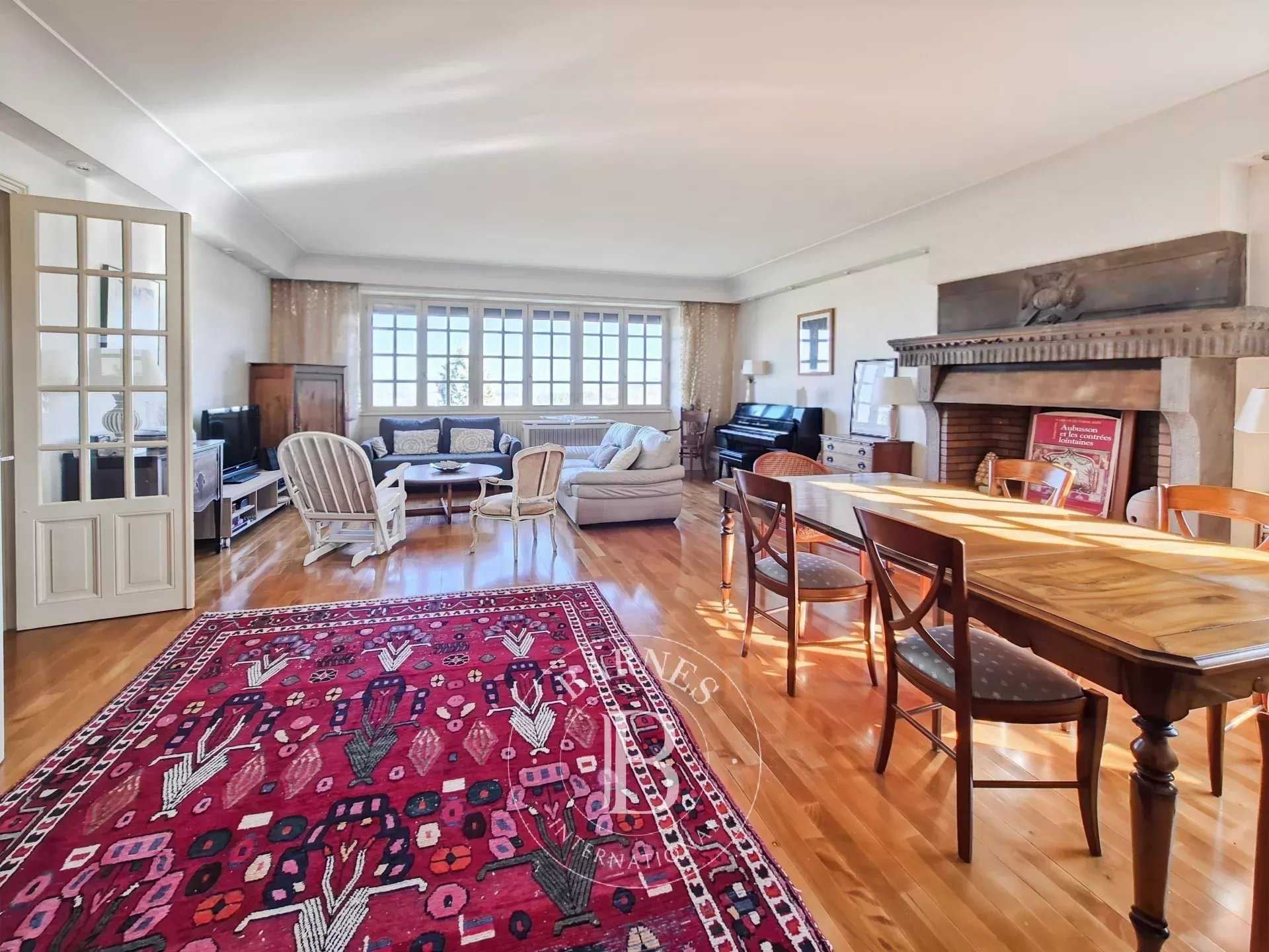 Volvic  - Maison 7 Pi&egrave;ces 5 Chambres