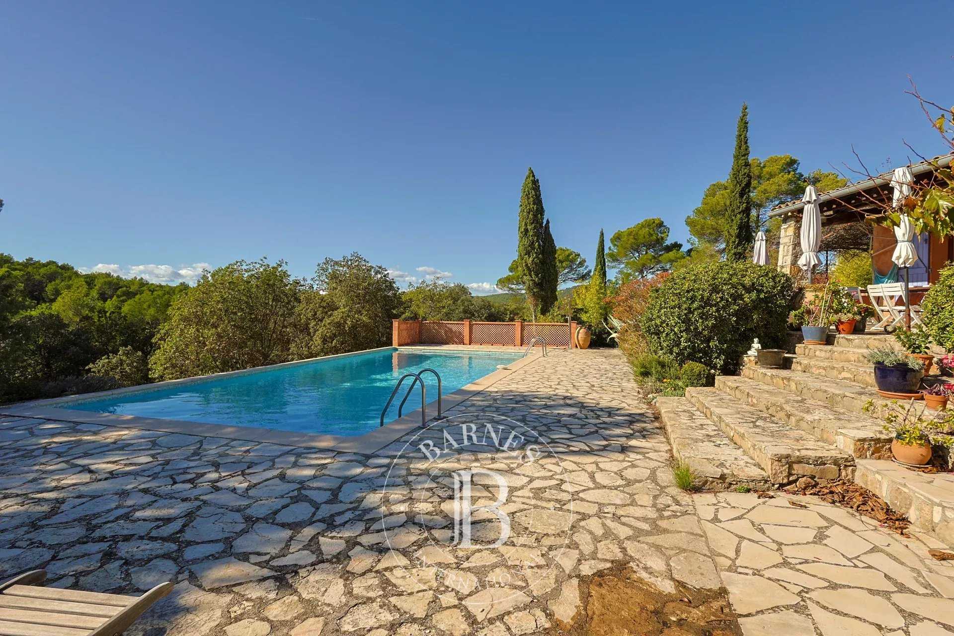 Entrecasteaux  - Property 7 Bedrooms