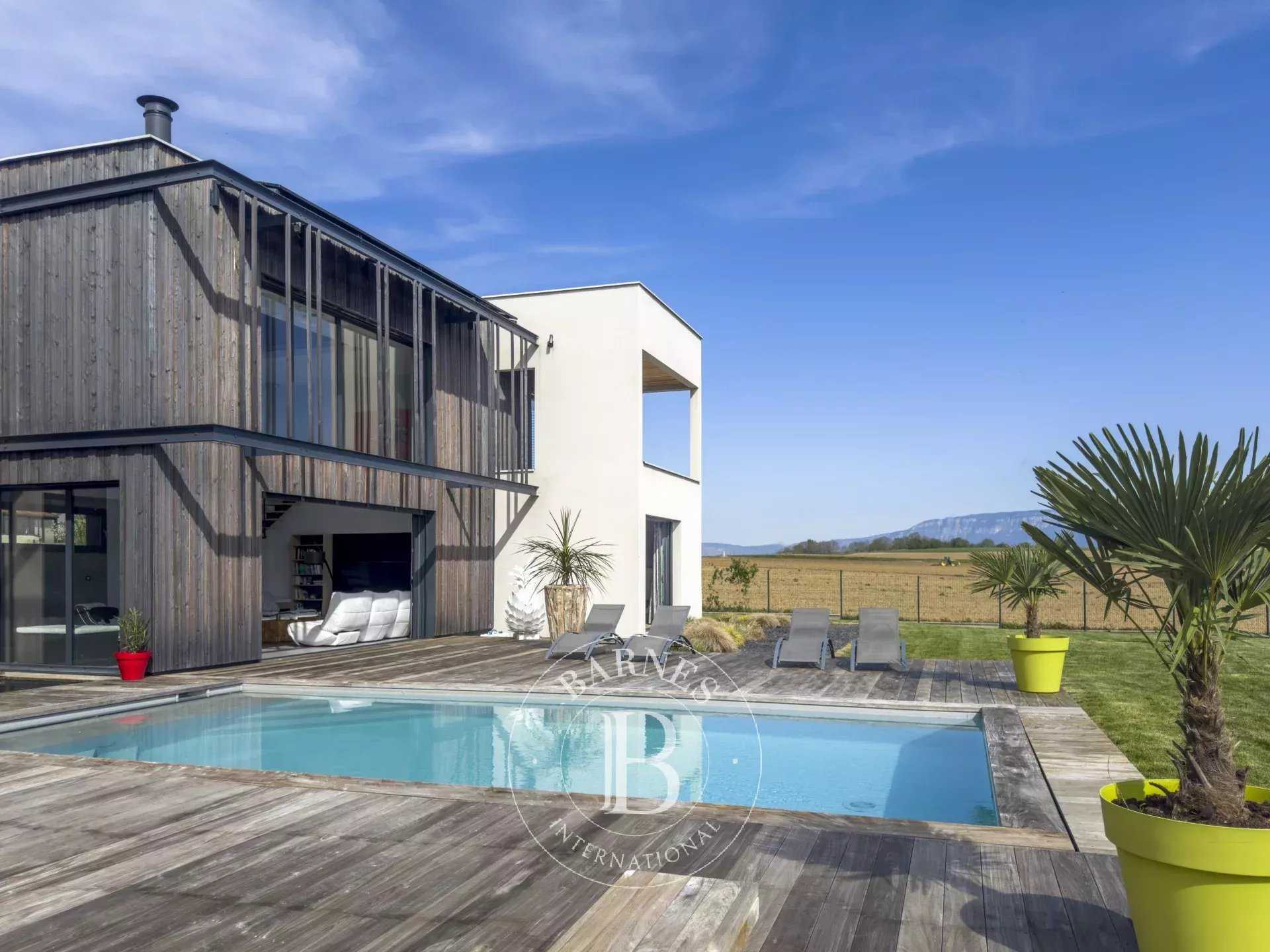 Les Abrets en Dauphiné  - Maison 13 Pièces 7 Chambres