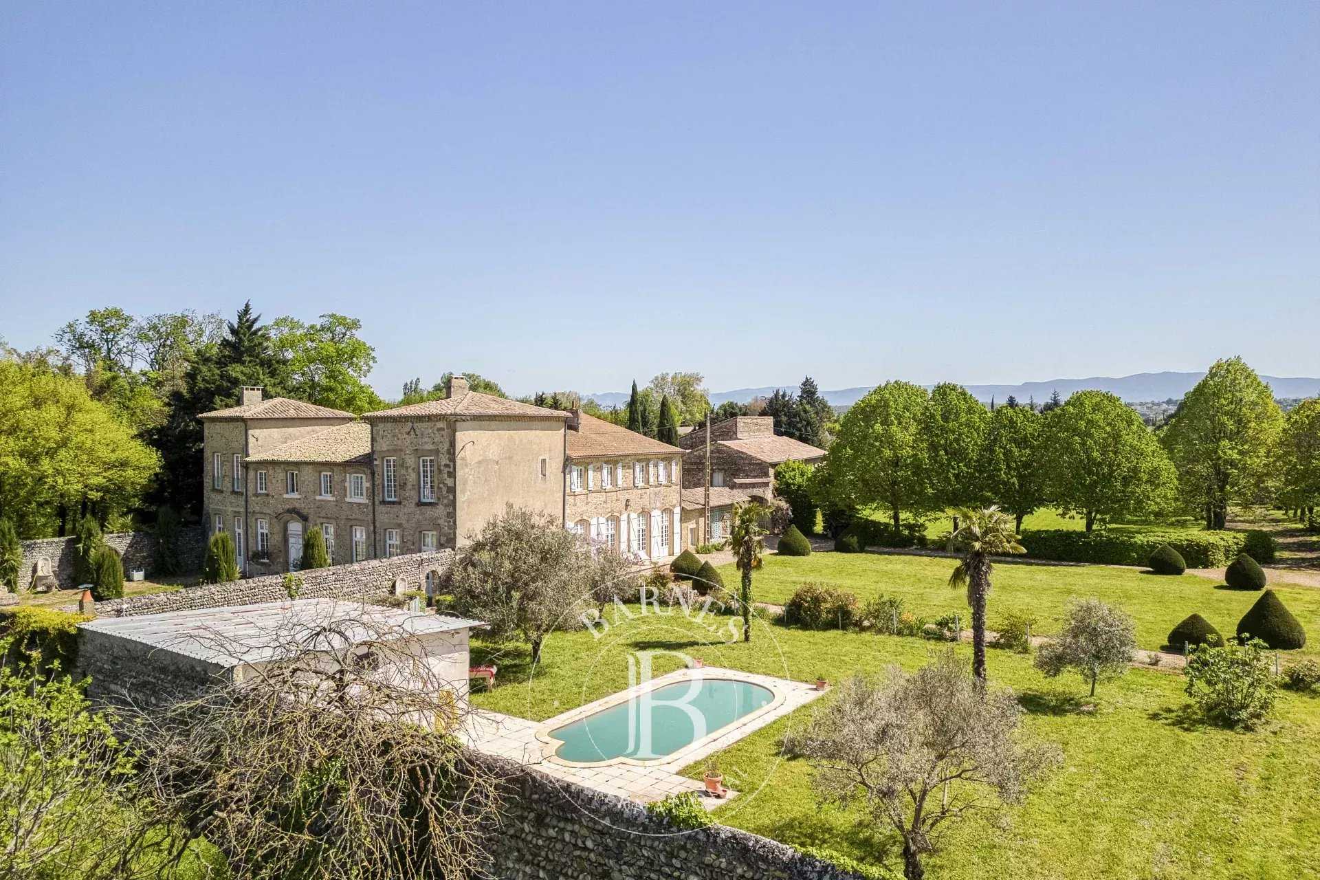 Valence  - Maison 23 Pi&egrave;ces 13 Chambres