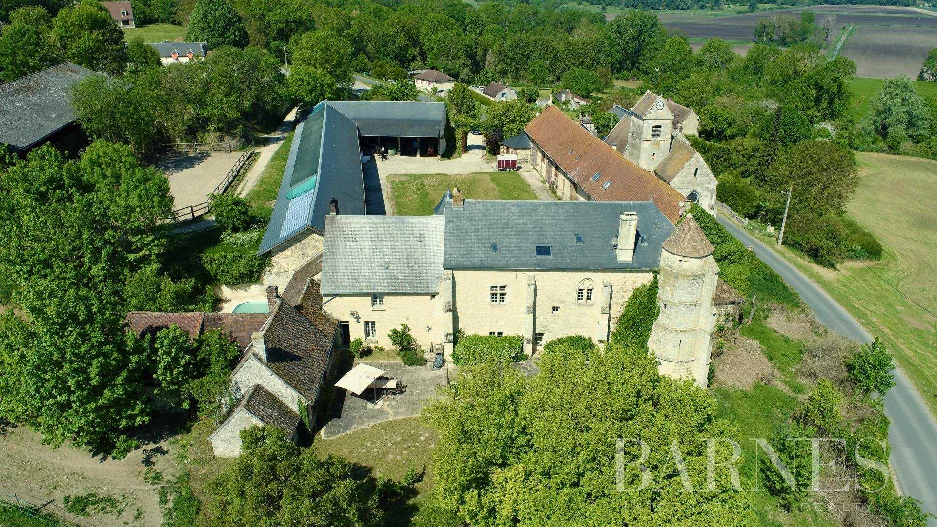 Tourly  - Château 15 Pièces 5 Chambres